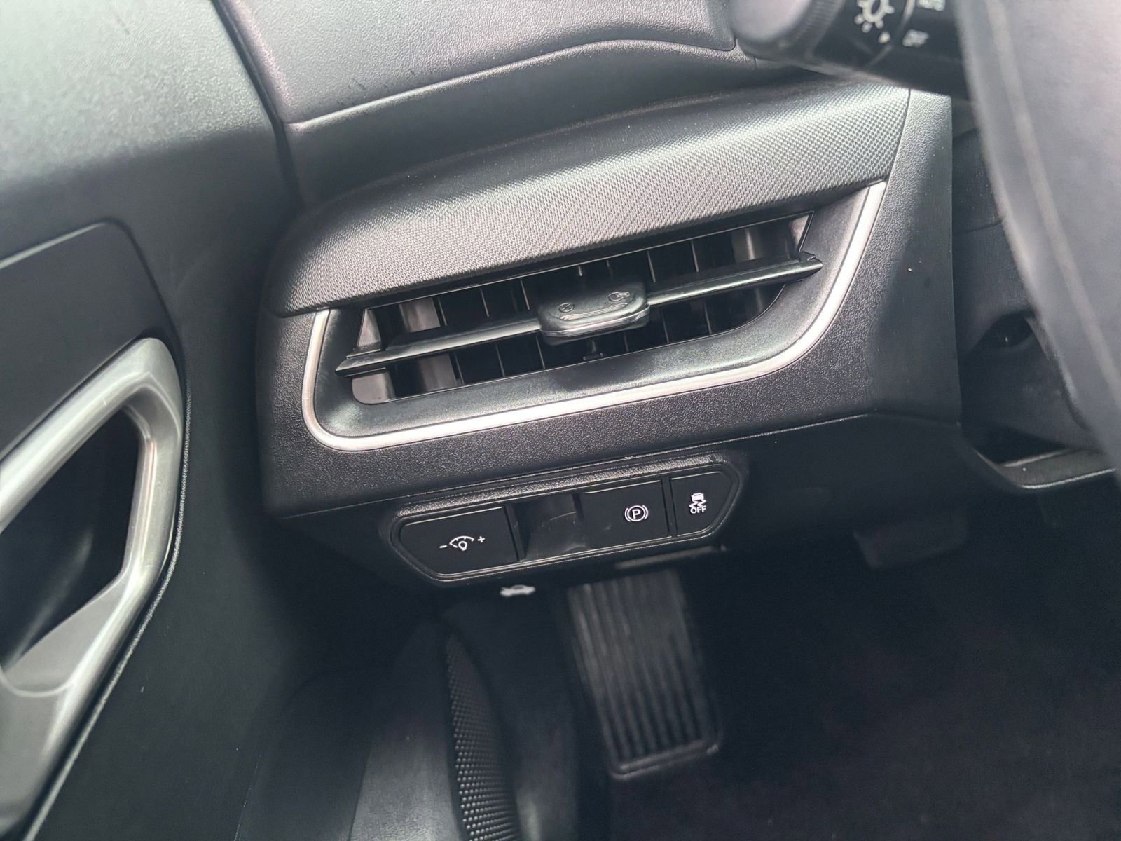 Thumbnail: 2025 Kia K4 - 33