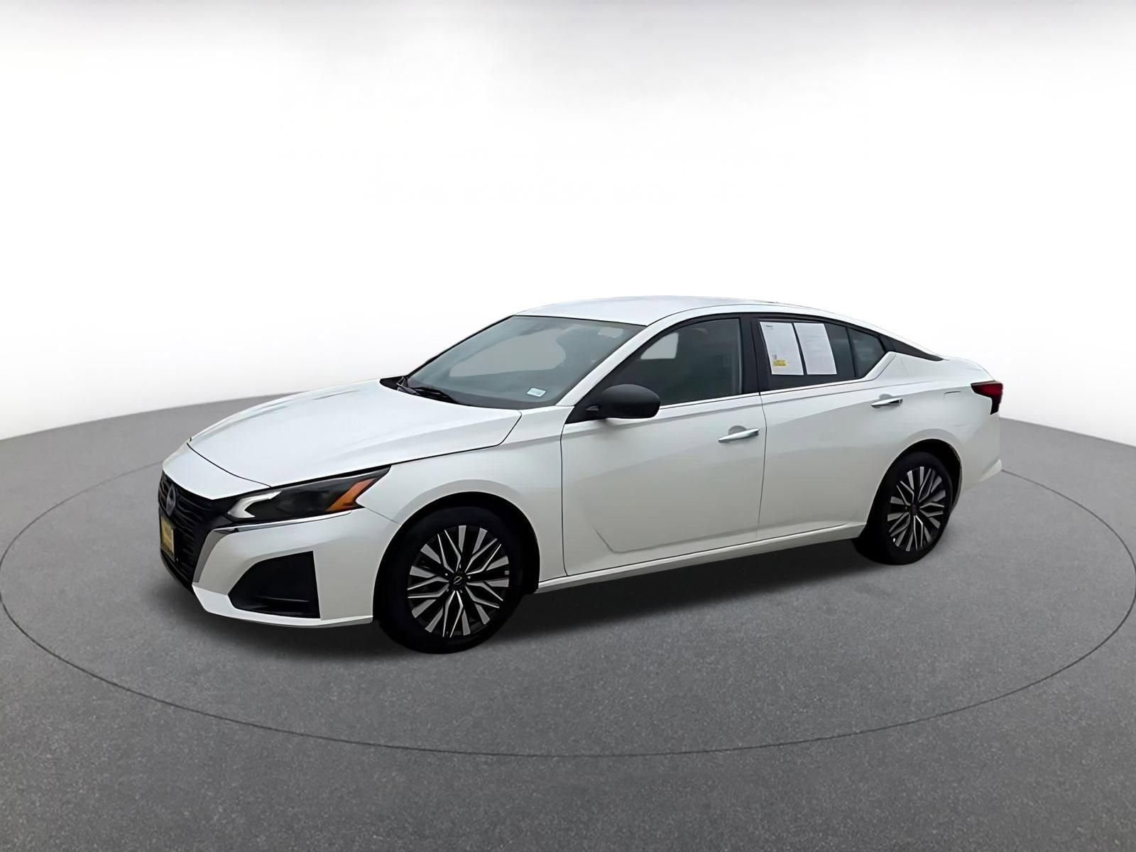 Thumbnail: 2025 Nissan Altima - 8