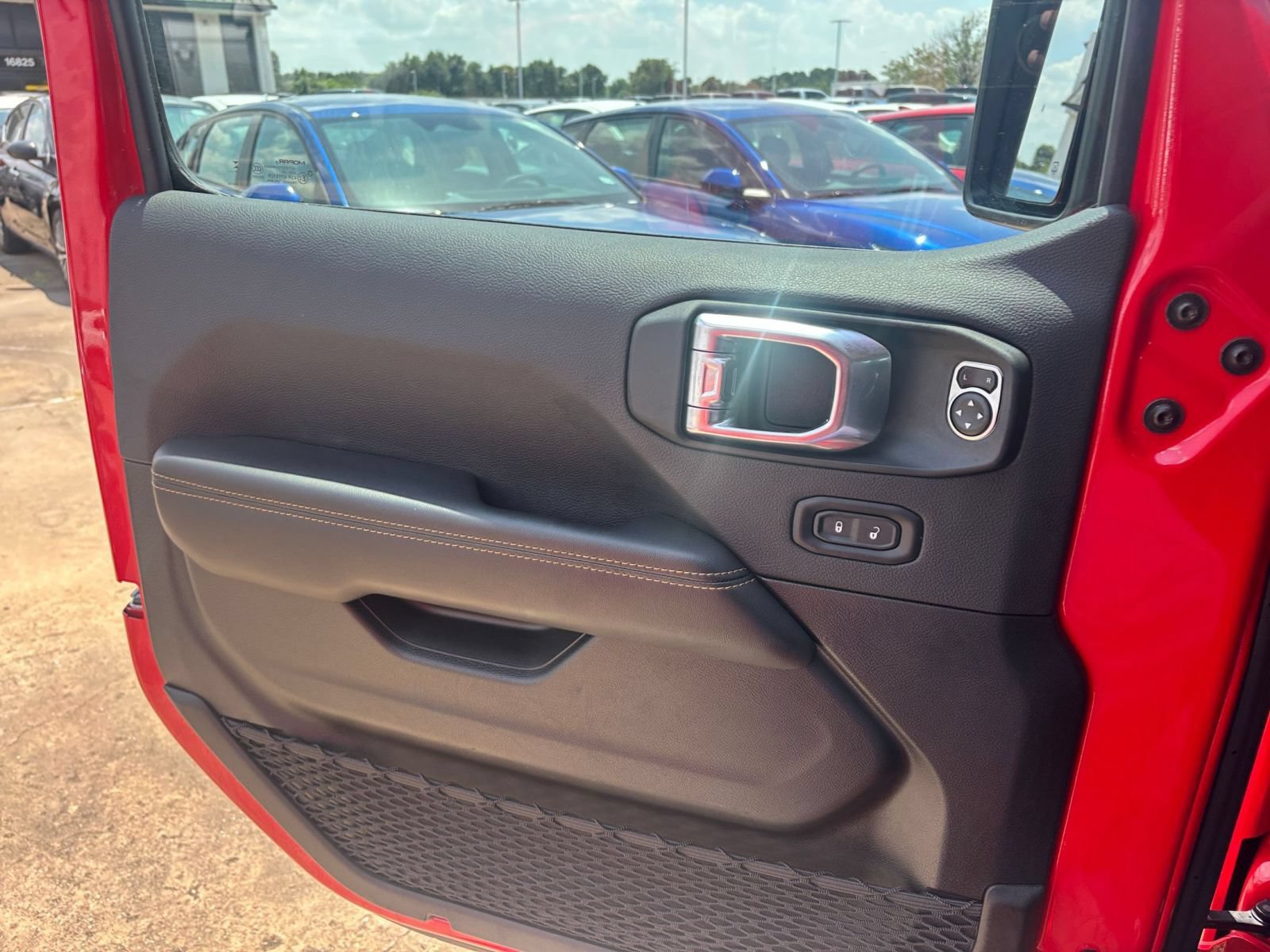 Thumbnail: 2025 Jeep Wrangler - 18
