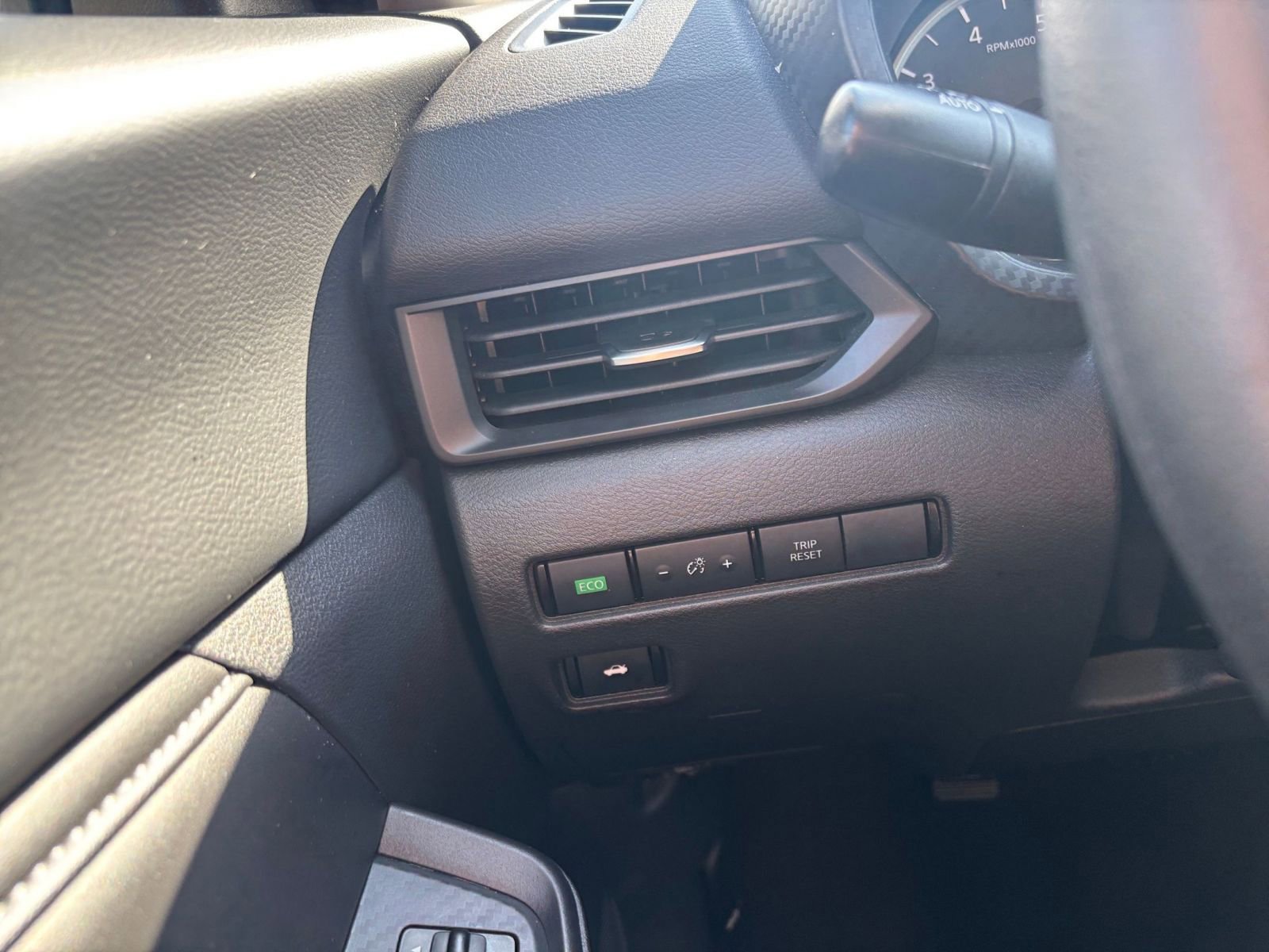 Thumbnail: 2025 Nissan Sentra - 31