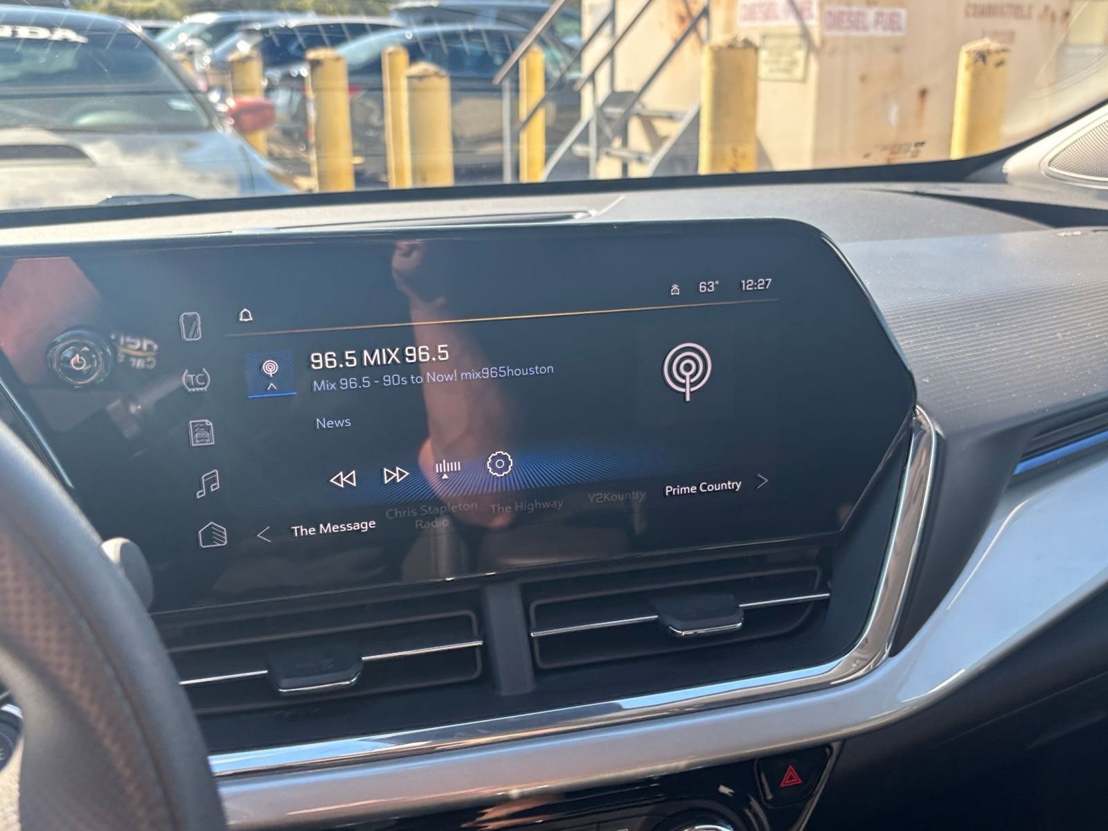 Thumbnail: 2025 Chevrolet Trax - 21