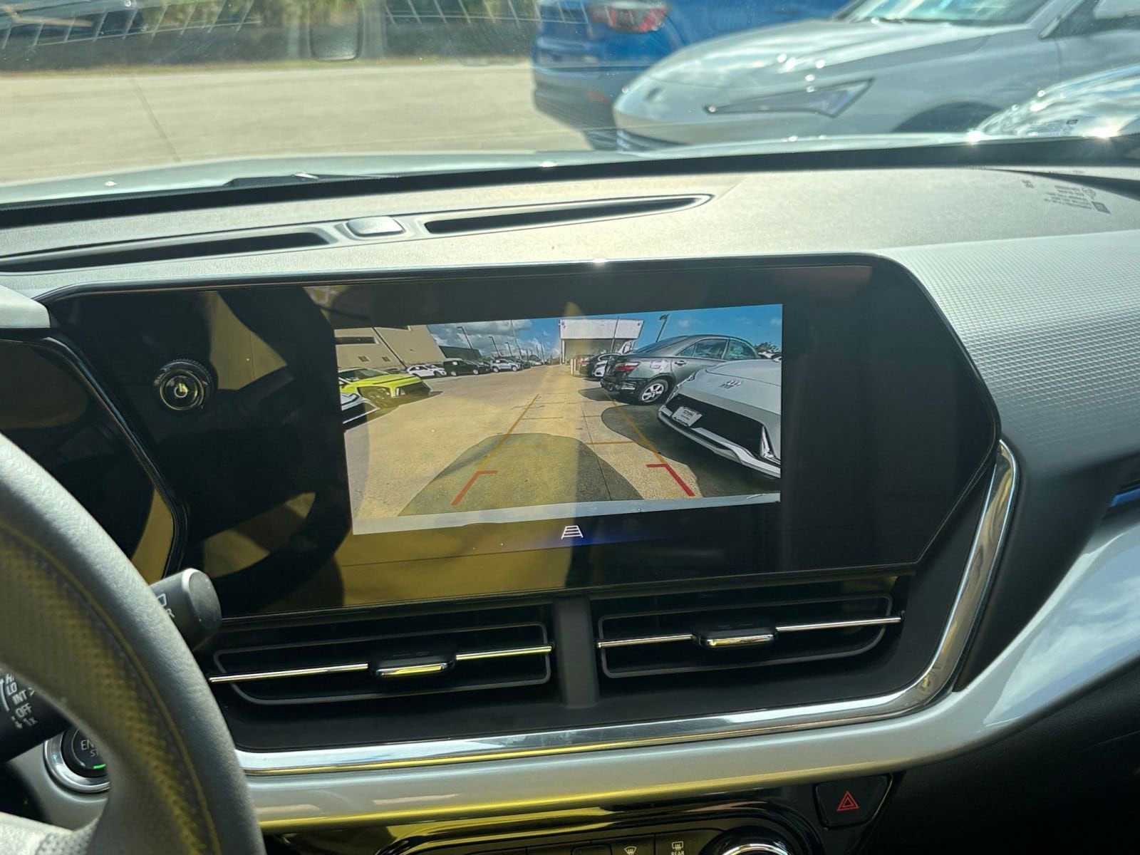 Thumbnail: 2025 Chevrolet Trax - 17