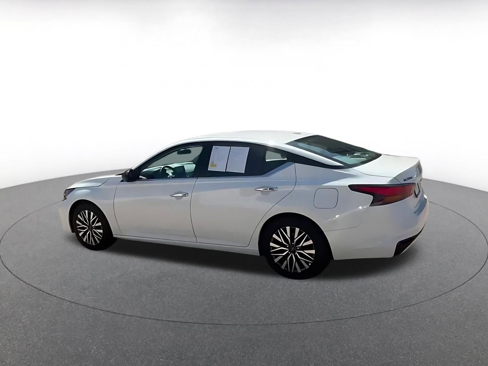 Thumbnail: 2025 Nissan Altima - 10