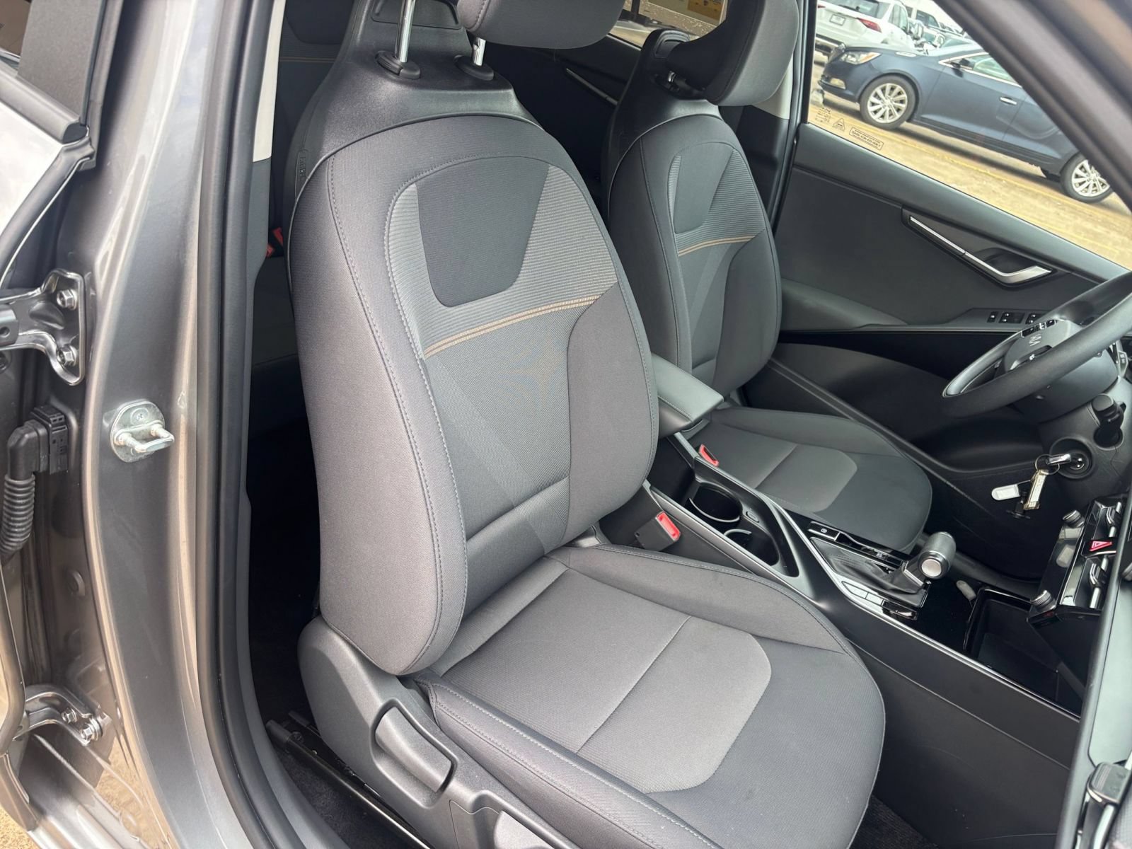 Thumbnail: 2026 Kia Niro - 29