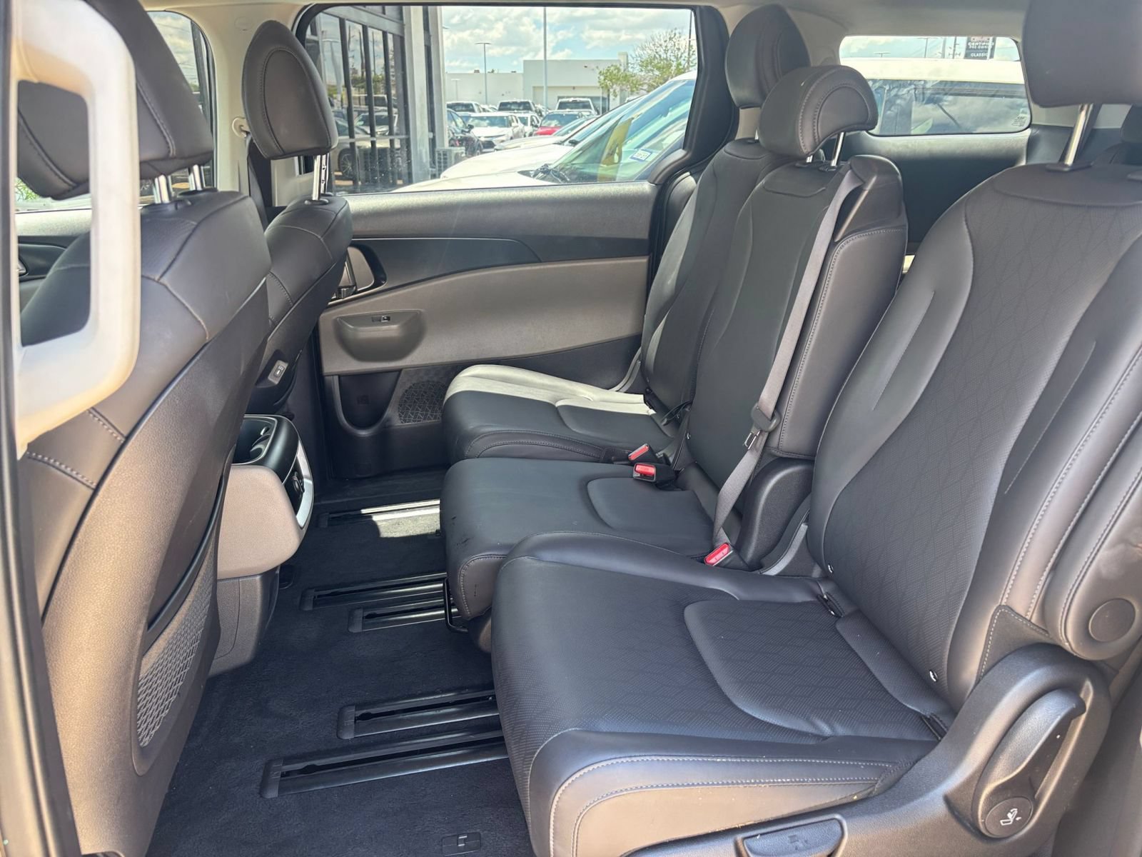 Thumbnail: 2026 Kia Carnival - 25