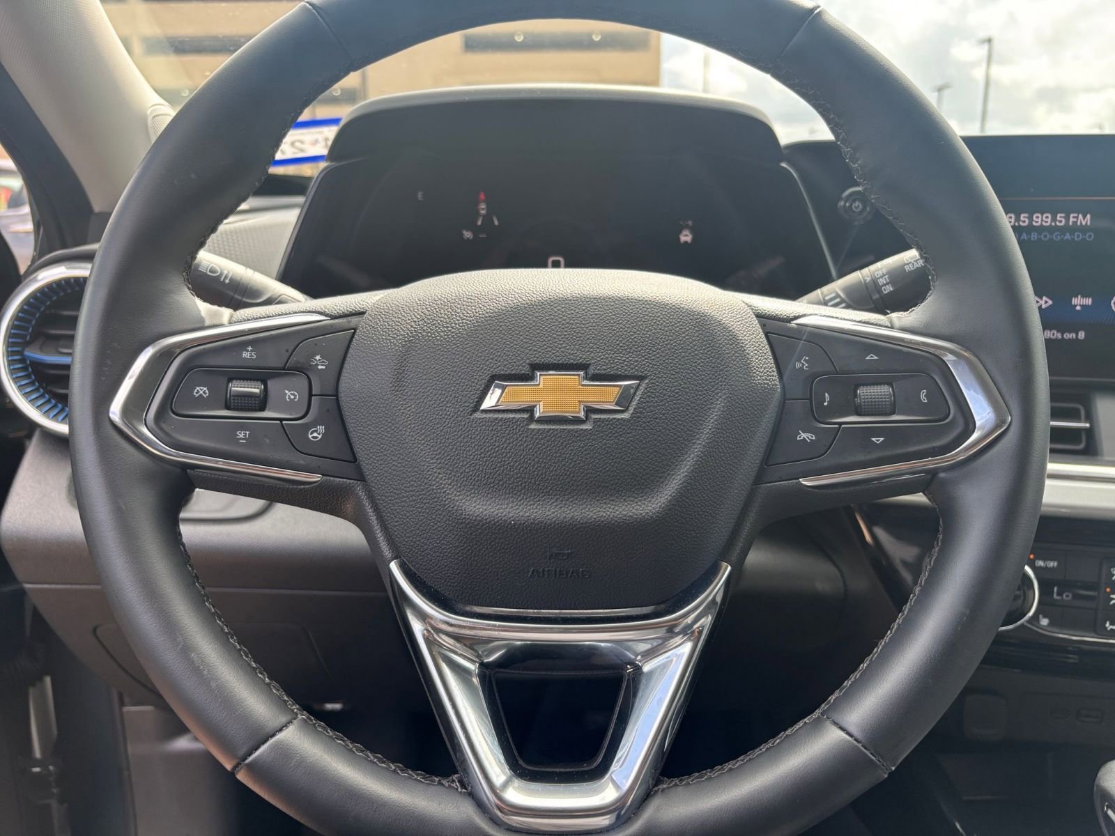 Thumbnail: 2025 Chevrolet Trax - 25