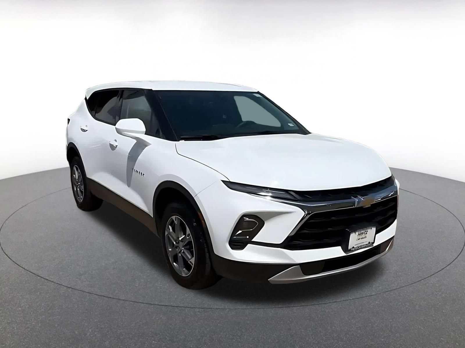 Thumbnail: 2026 Chevrolet Blazer - 3