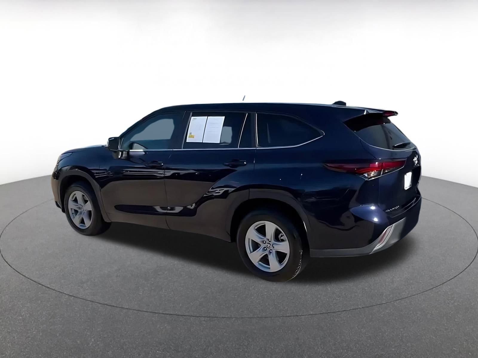 Thumbnail: 2025 Toyota Highlander - 10