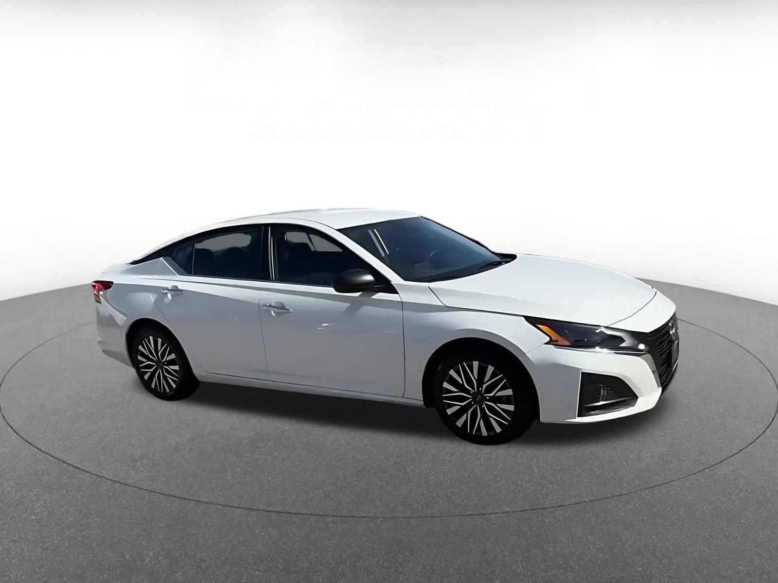 Thumbnail: 2025 Nissan Altima - 2