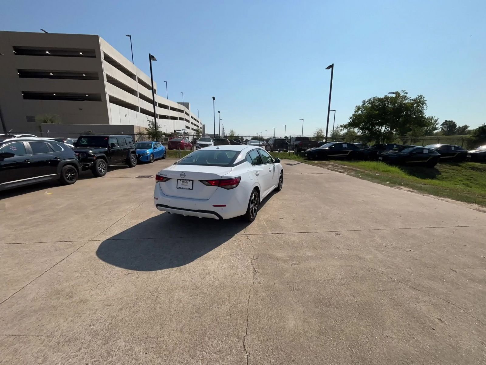 Thumbnail: 2025 Nissan Sentra - 16