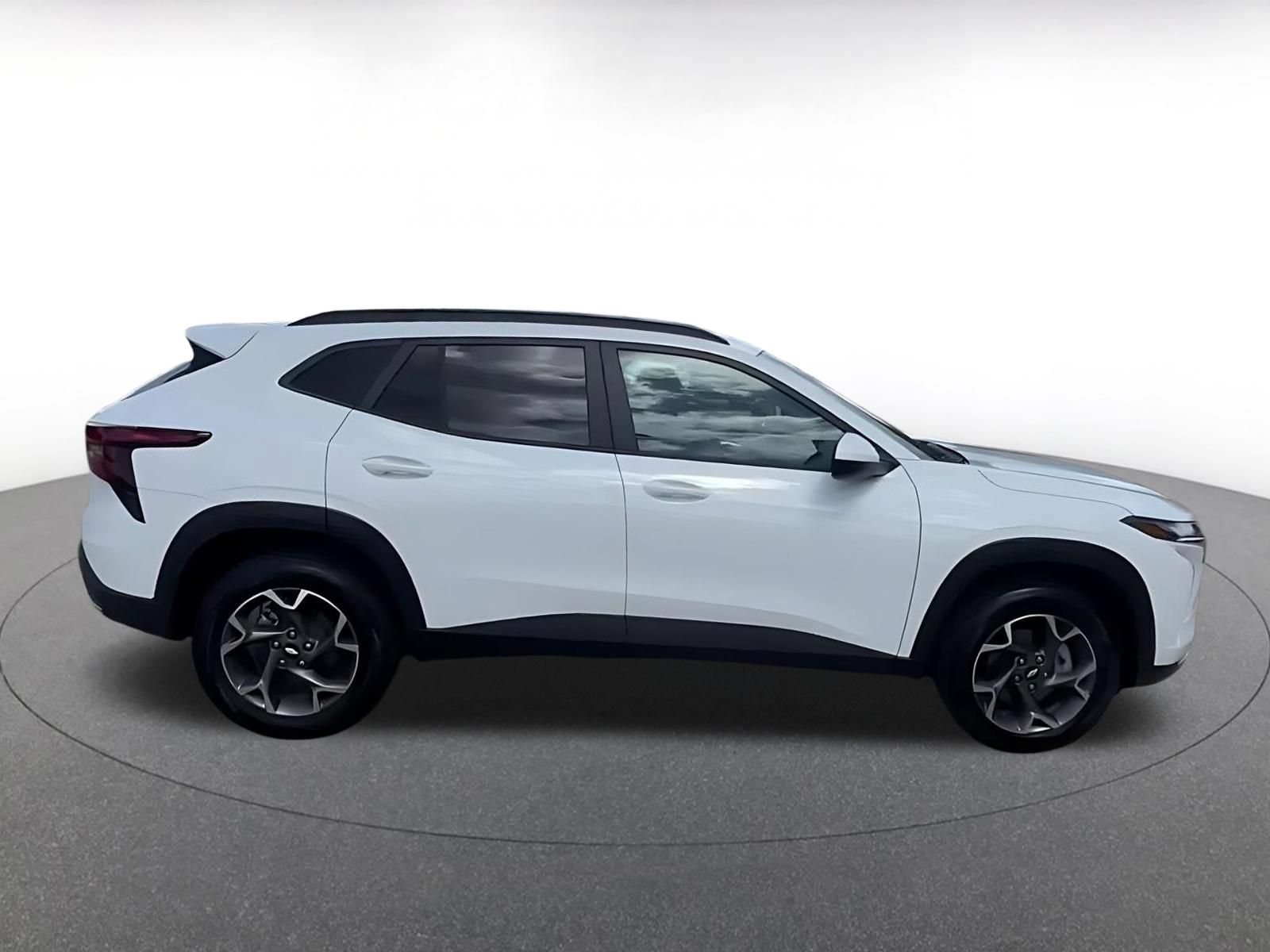 Thumbnail: 2025 Chevrolet Trax - 16