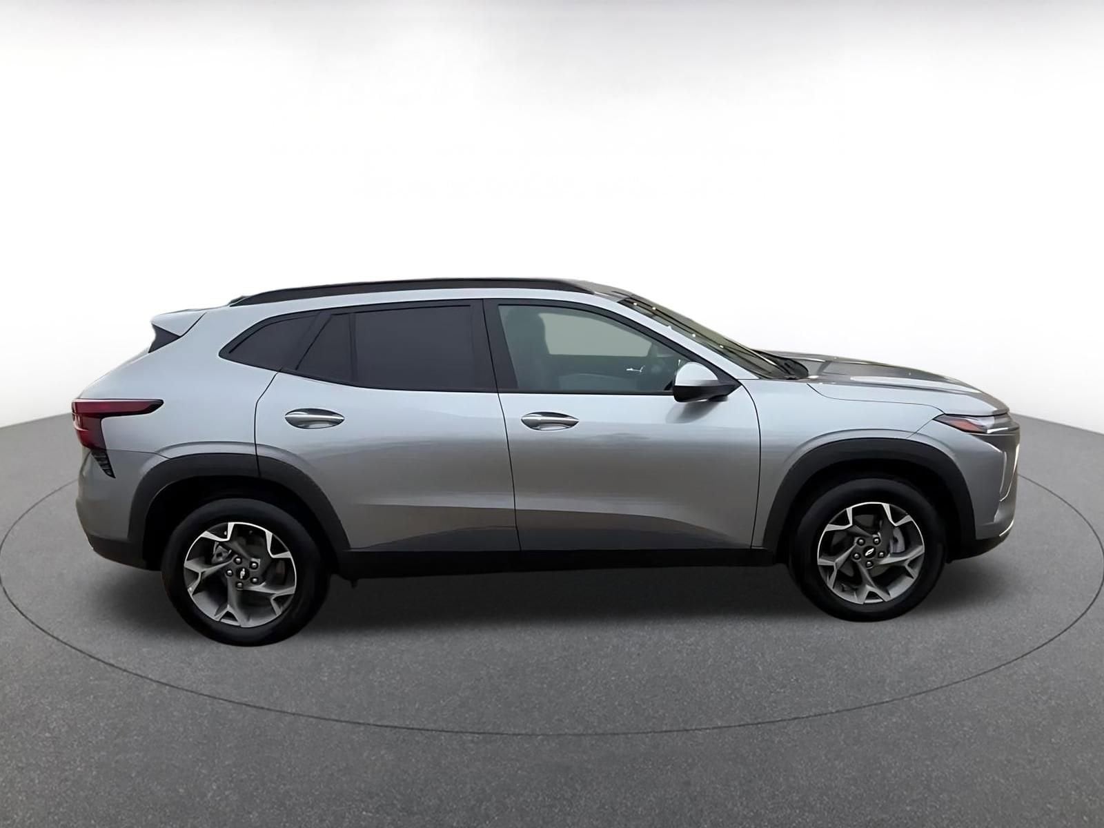 Thumbnail: 2025 Chevrolet Trax - 16