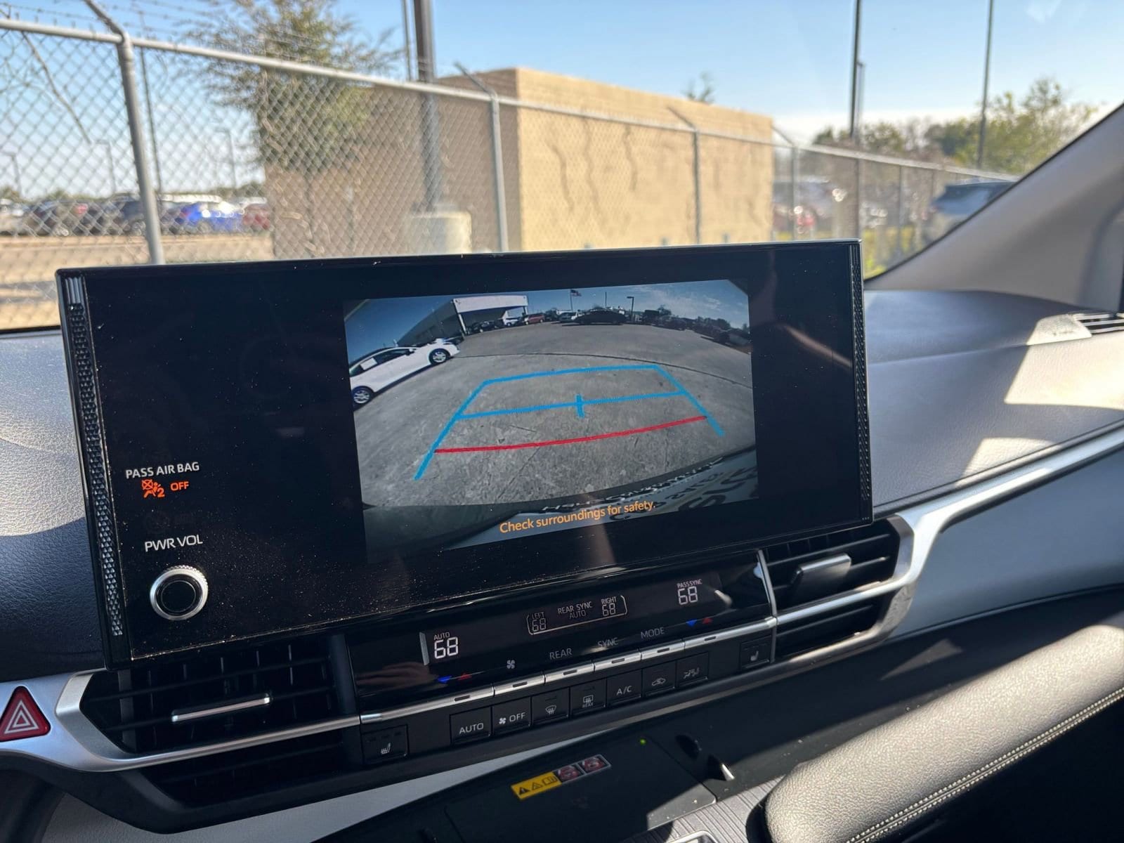 Thumbnail: 2025 Toyota Sienna - 18