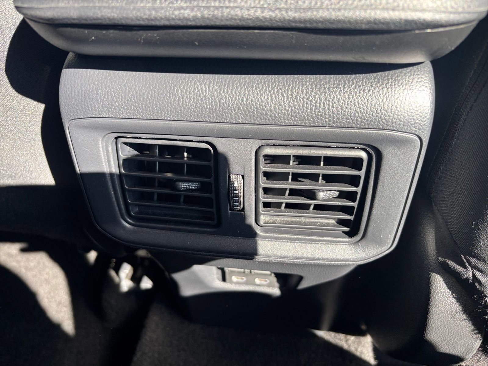 Thumbnail: 2025 Toyota RAV4 - 25