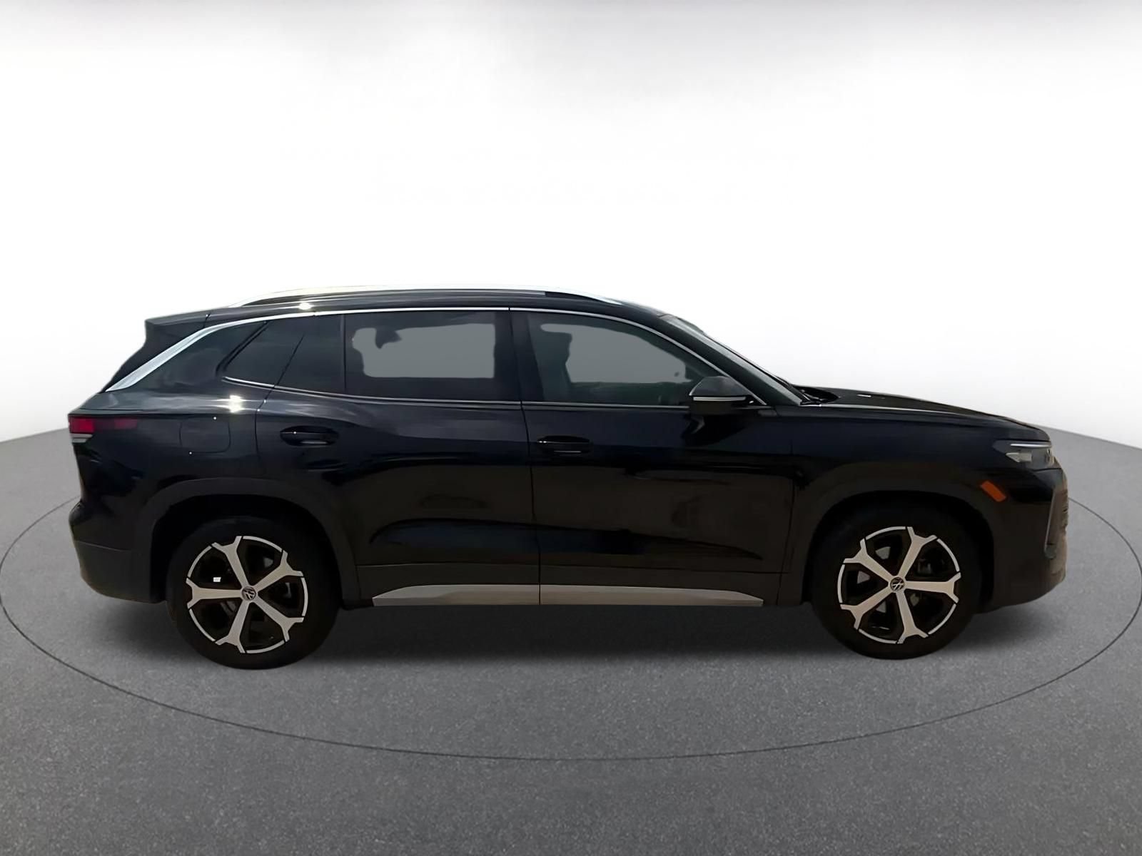 Thumbnail: 2026 Volkswagen Tiguan - 13