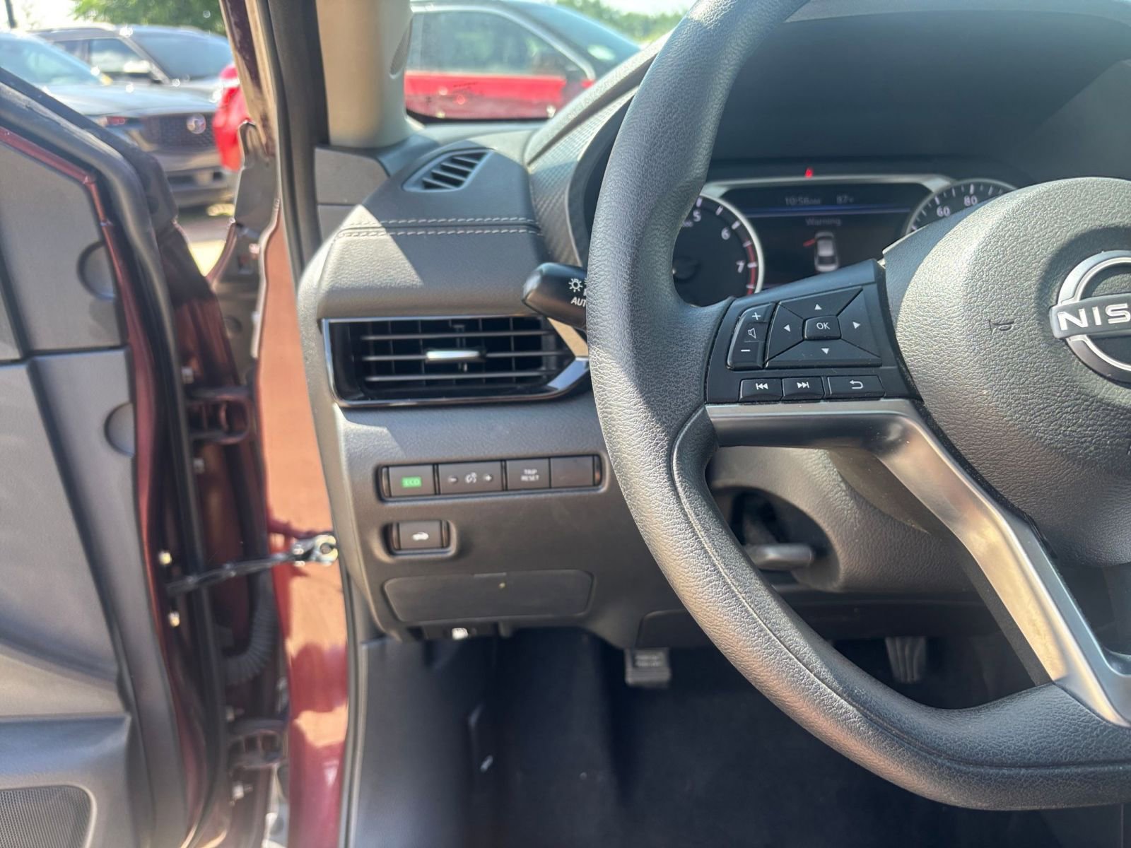 Thumbnail: 2025 Nissan Sentra - 32