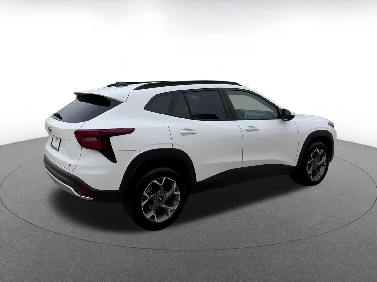 Thumbnail: 2025 Chevrolet Trax - 15