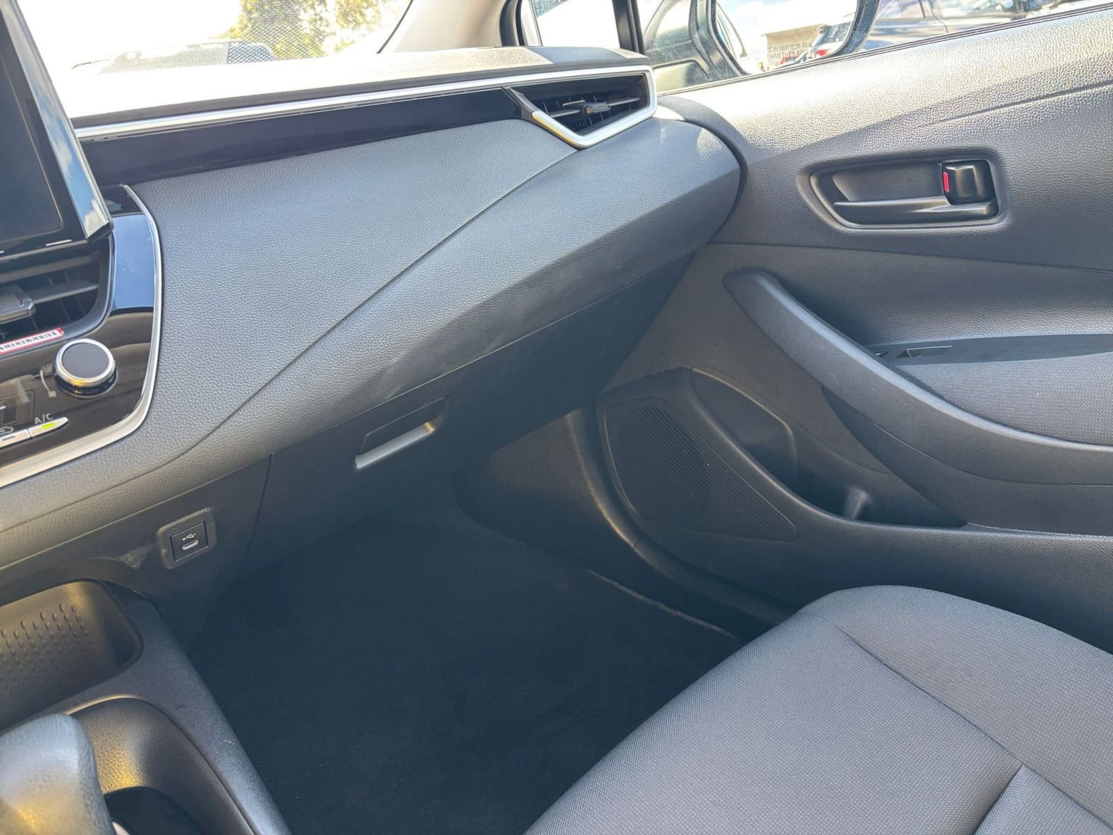 Thumbnail: 2025 Toyota Corolla - 33