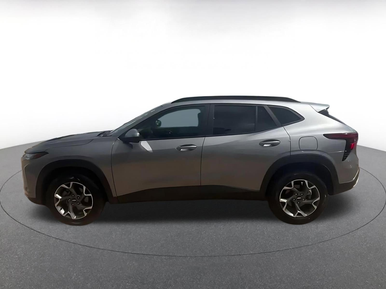 Thumbnail: 2025 Chevrolet Trax - 9