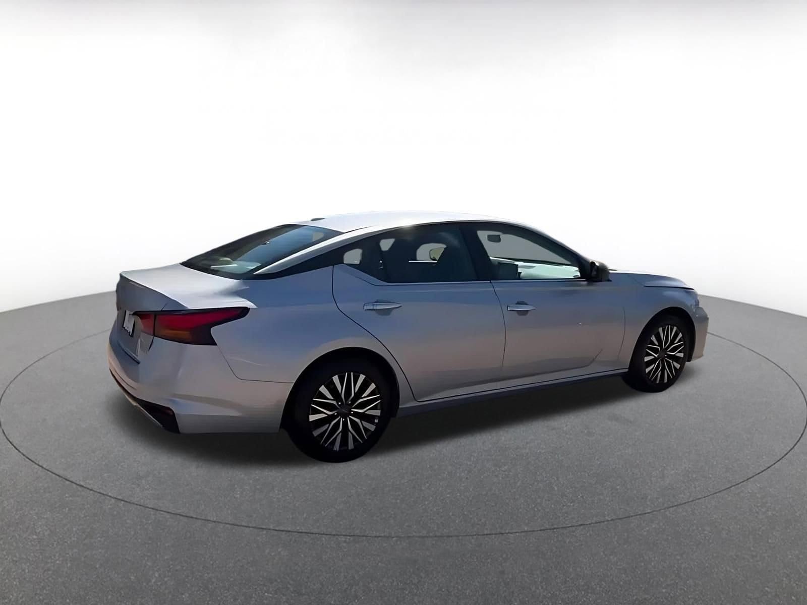 Thumbnail: 2025 Nissan Altima - 15