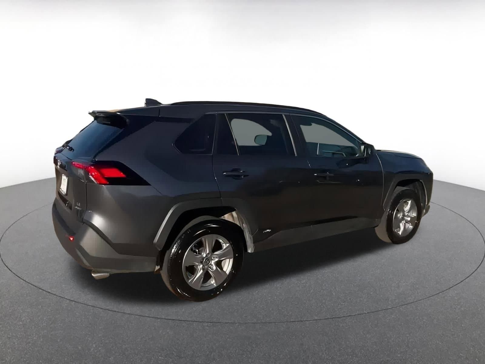 Thumbnail: 2025 Toyota RAV4 - 12