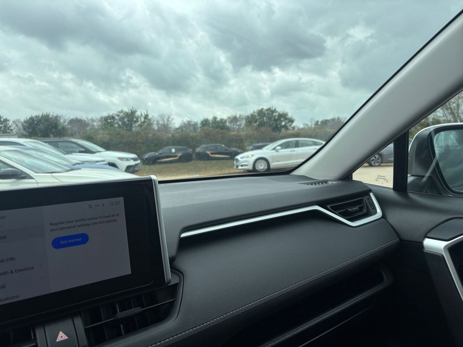 Thumbnail: 2025 Toyota RAV4 - 33