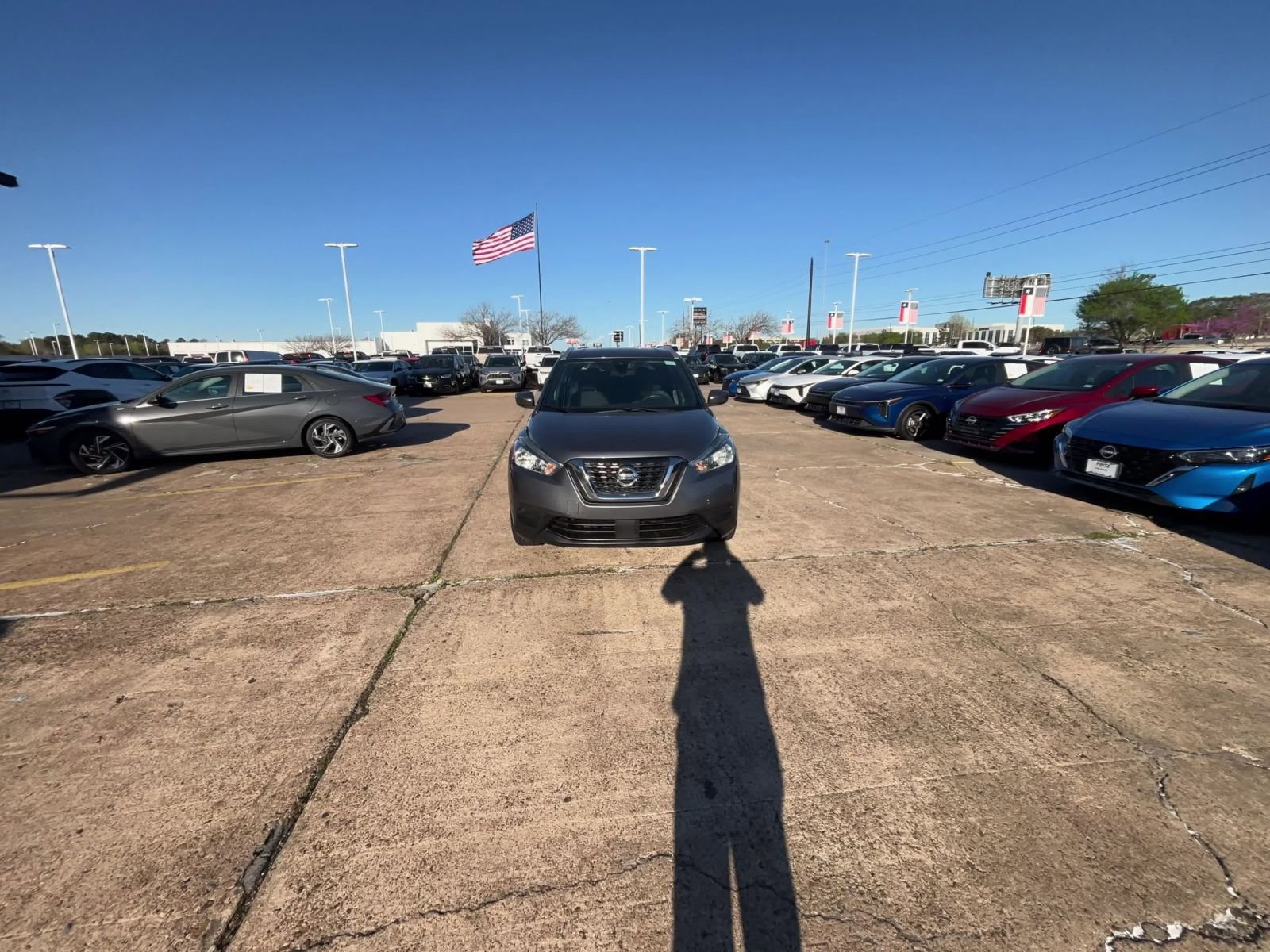 Thumbnail: 2020 Nissan Kicks - 16