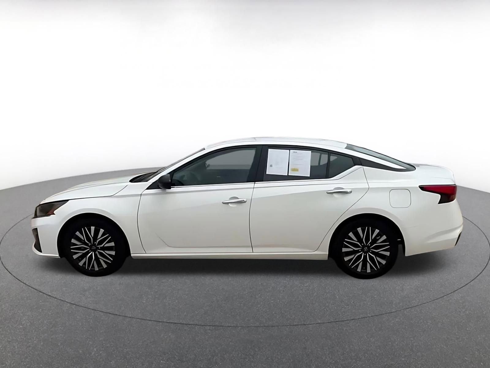 Thumbnail: 2025 Nissan Altima - 9