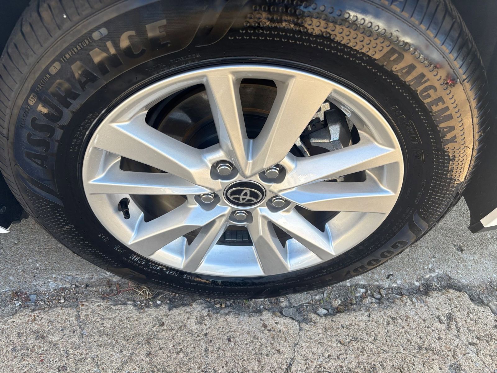 Thumbnail: 2025 Toyota Camry - 28