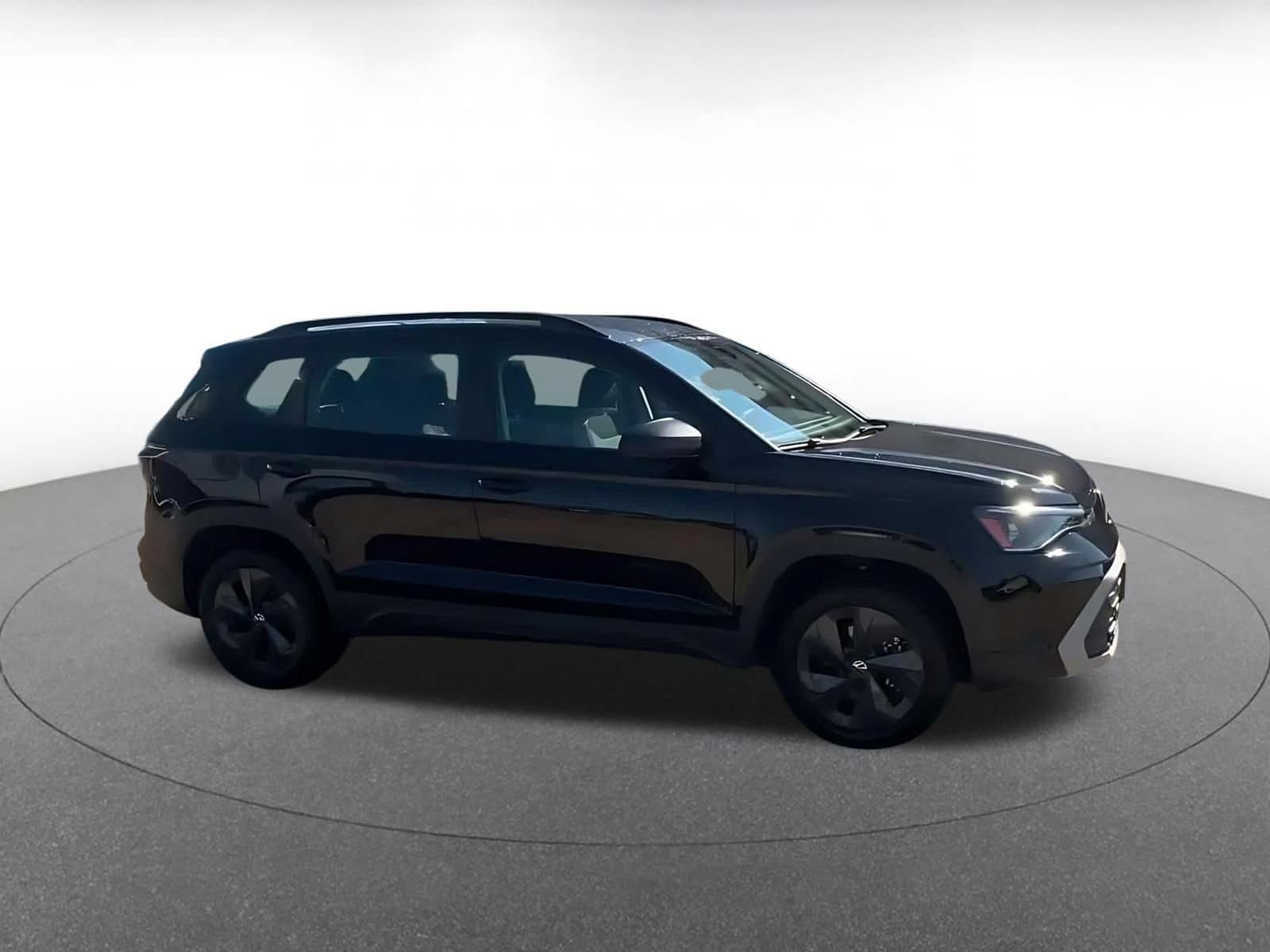 Thumbnail: 2026 Volkswagen Taos - 2