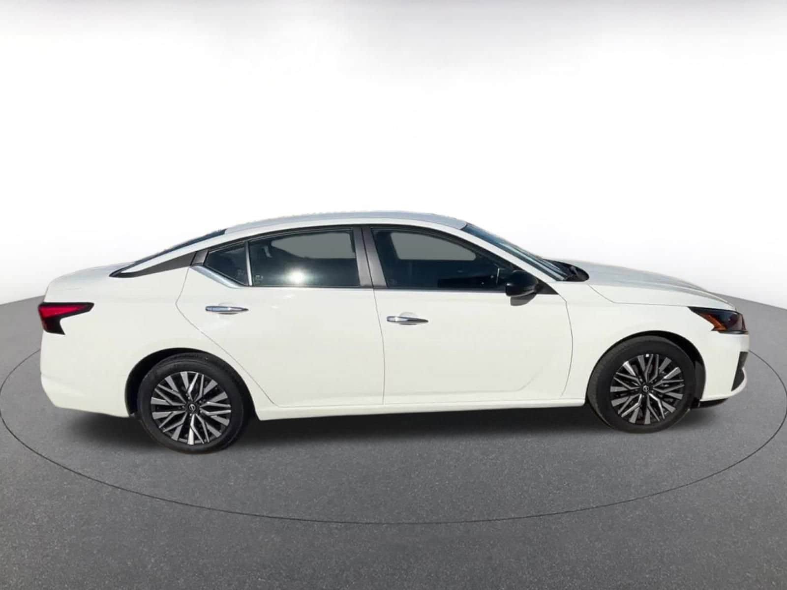 Thumbnail: 2025 Nissan Altima - 16