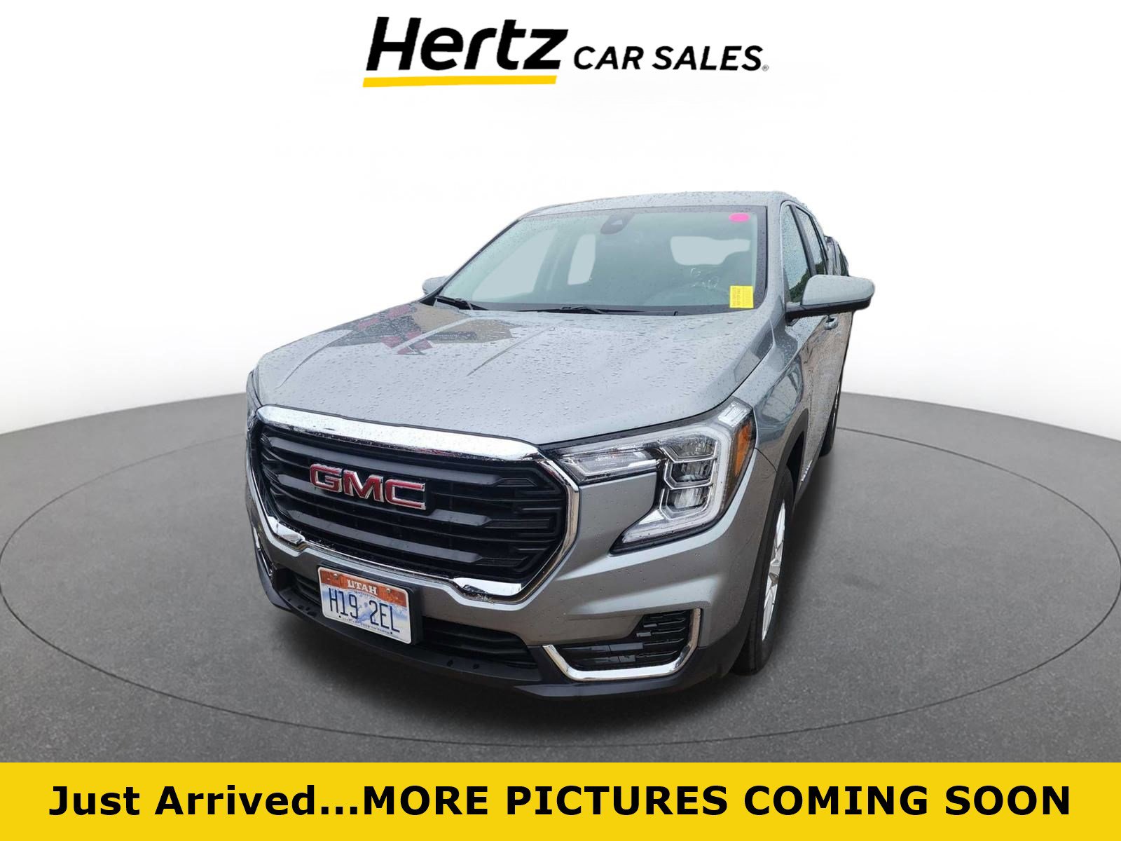 2024 GMC Terrain SLE Hero Image