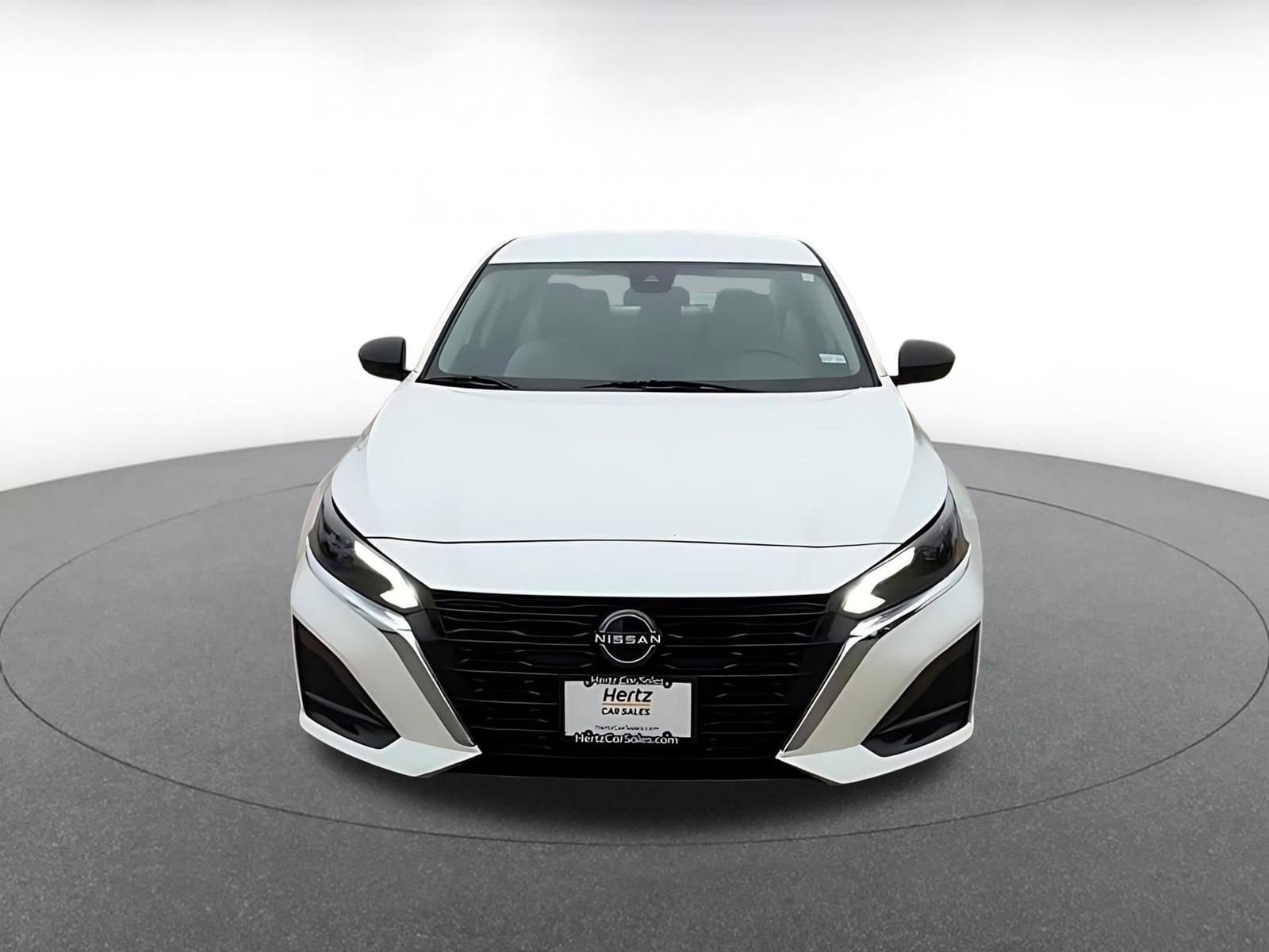 Thumbnail: 2025 Nissan Altima - 4