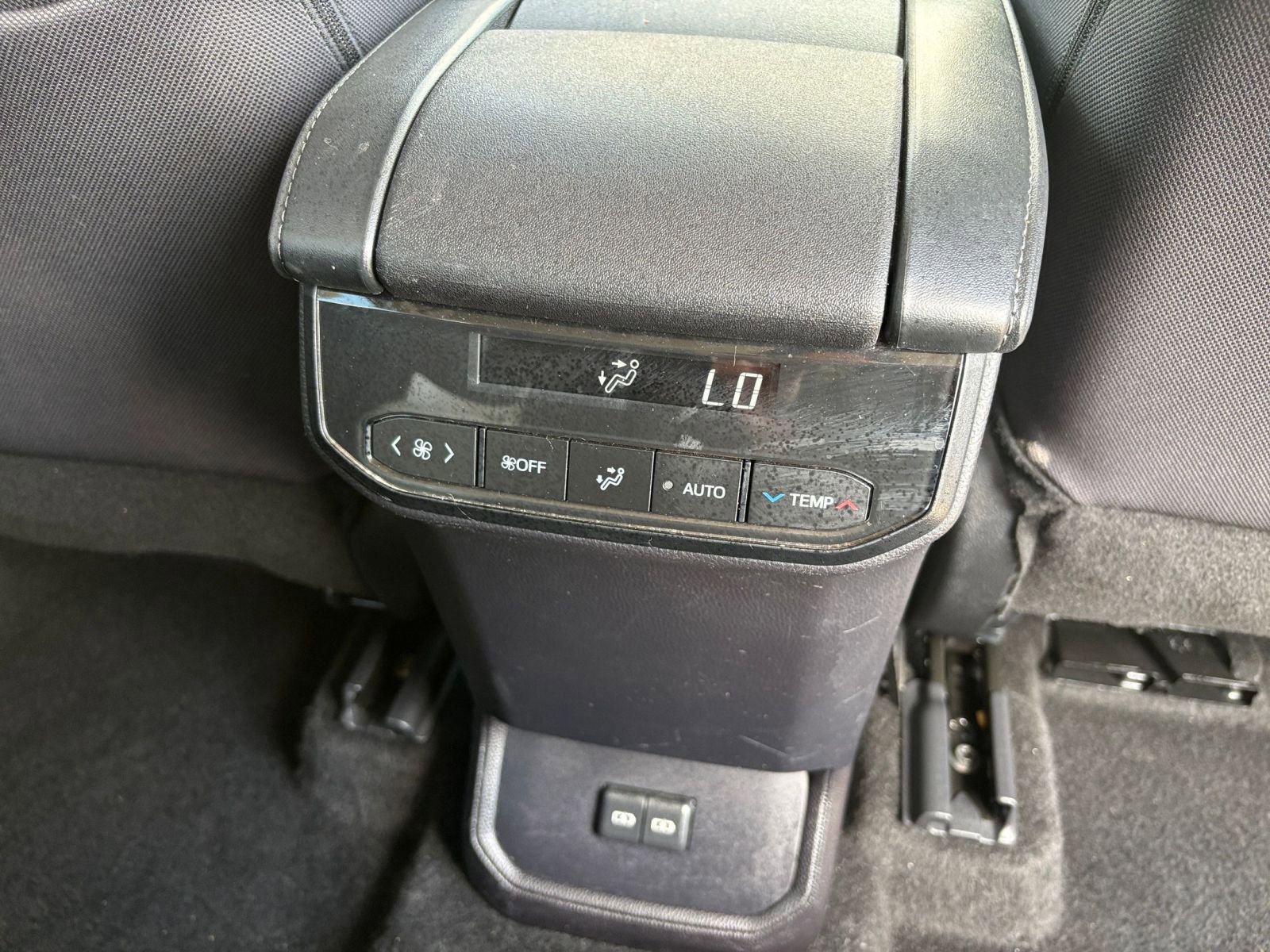 Thumbnail: 2025 Toyota Highlander - 24