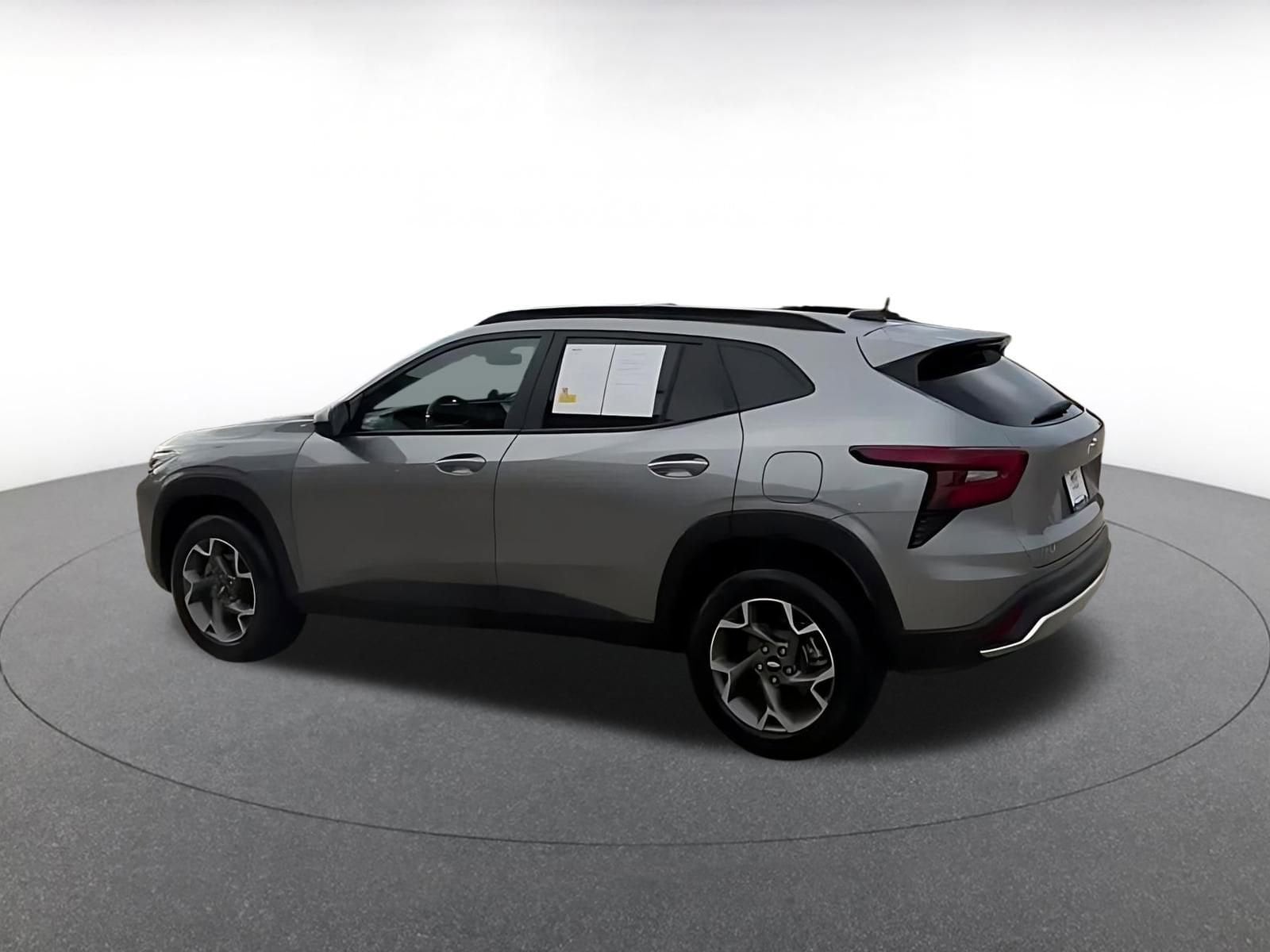 Thumbnail: 2025 Chevrolet Trax - 10