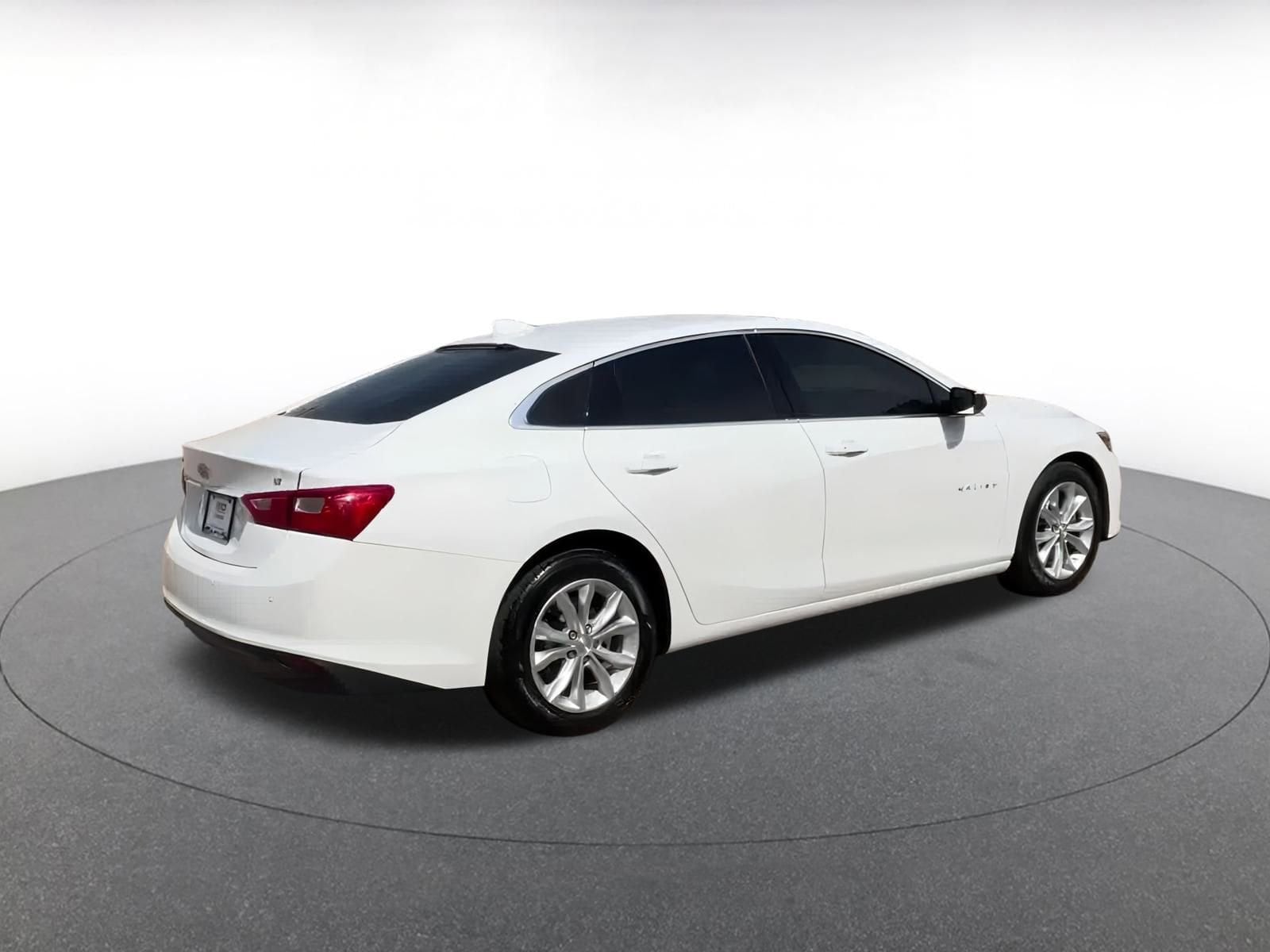 Thumbnail: 2024 Chevrolet Malibu - 15