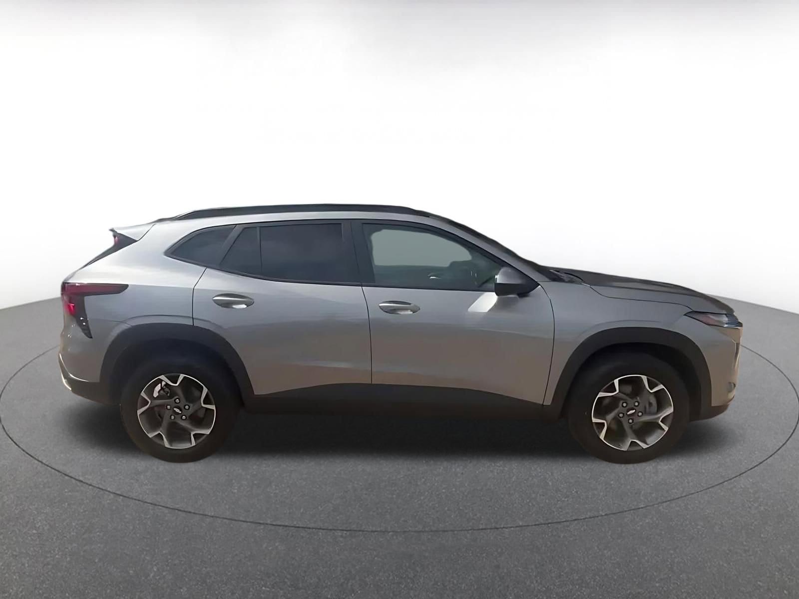 Thumbnail: 2025 Chevrolet Trax - 16
