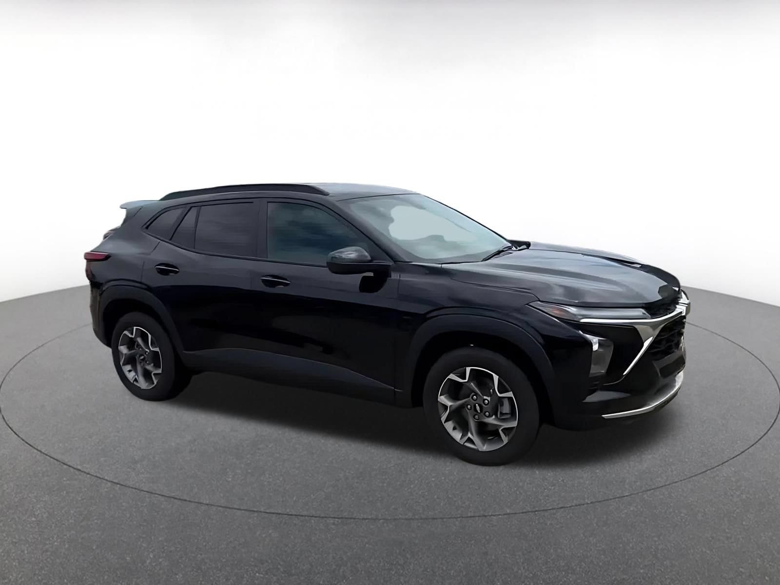 Thumbnail: 2025 Chevrolet Trax - 2