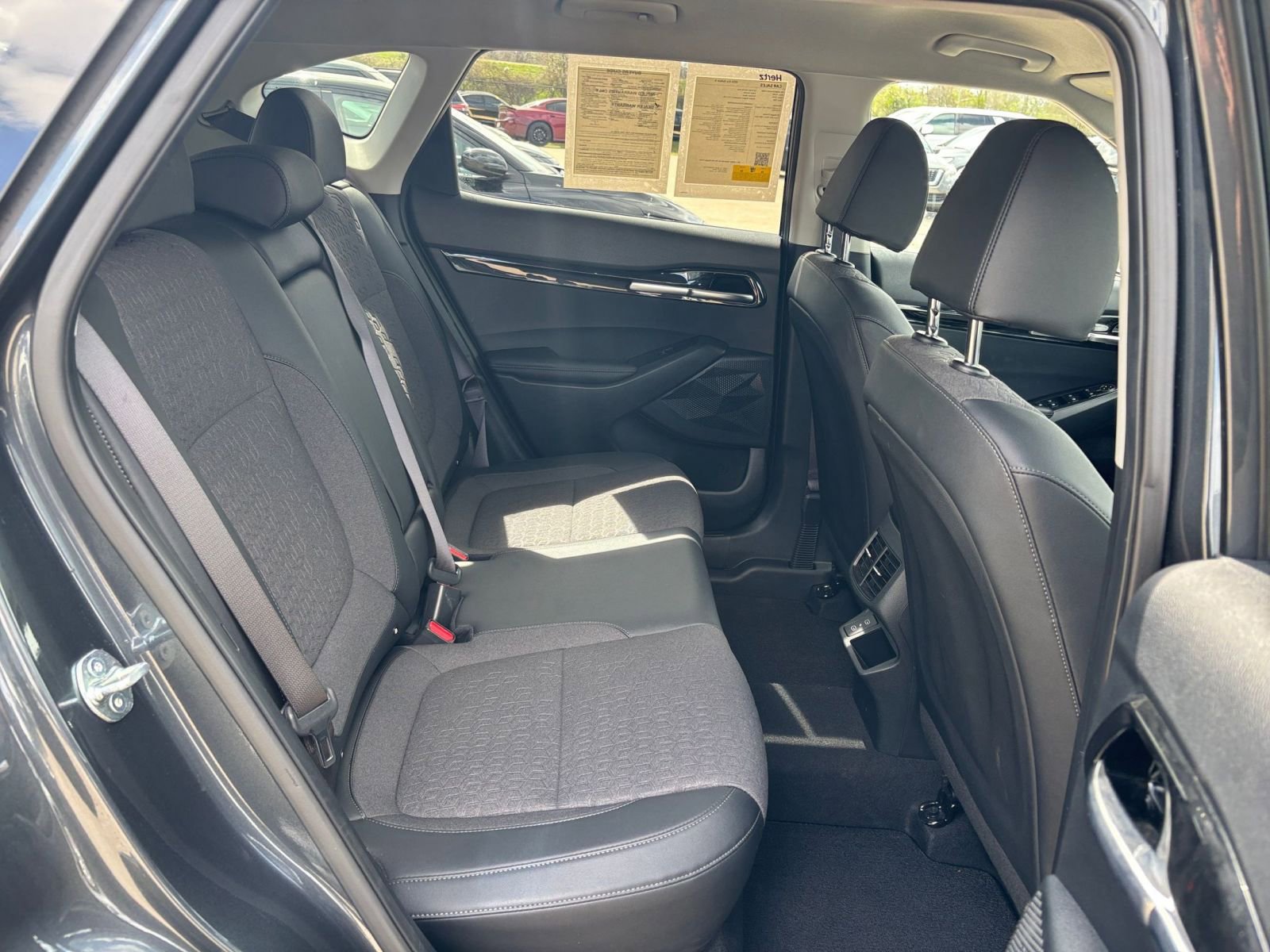 Thumbnail: 2025 Kia Seltos - 25