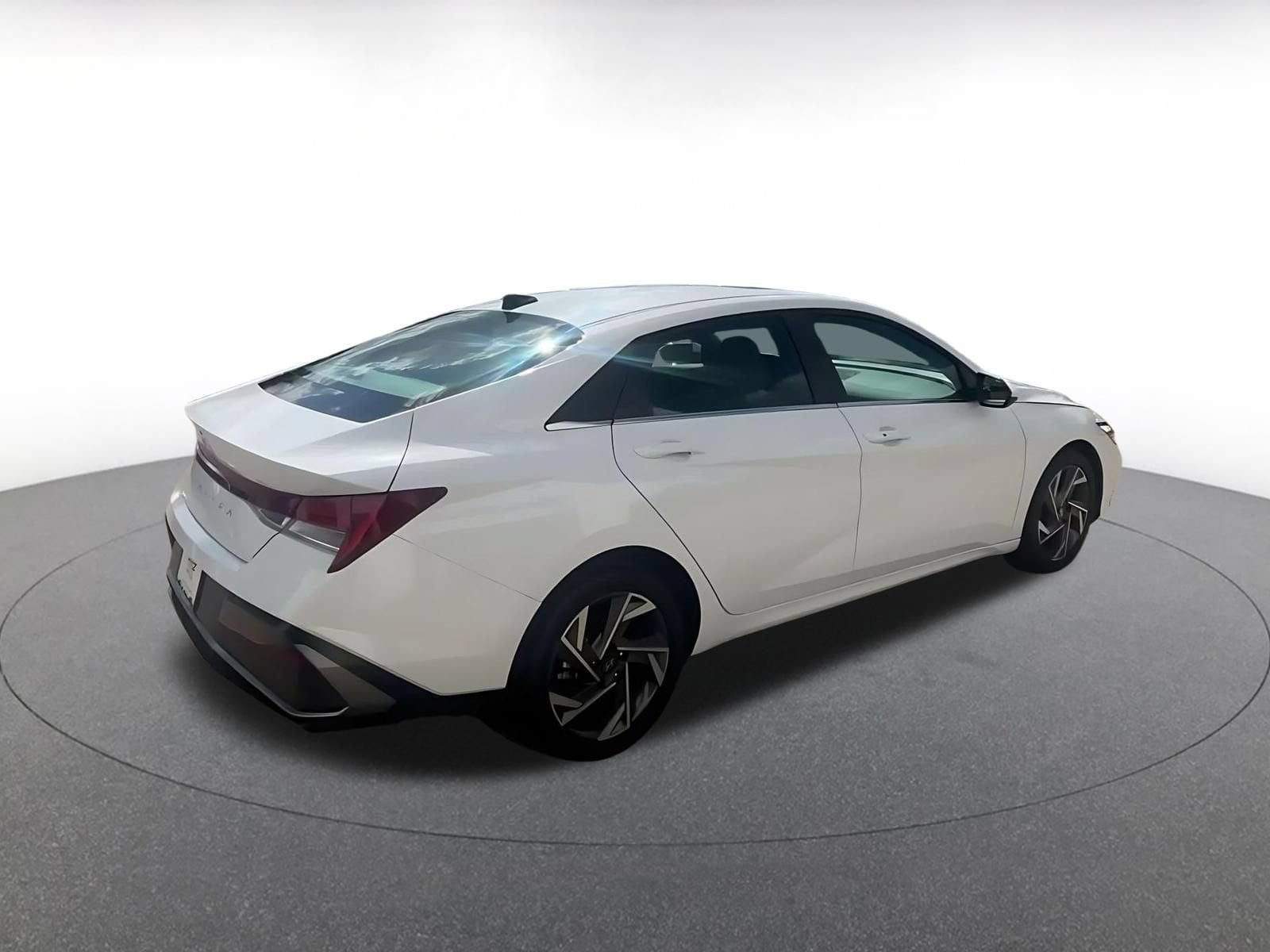 Thumbnail: 2025 Hyundai Elantra - 15