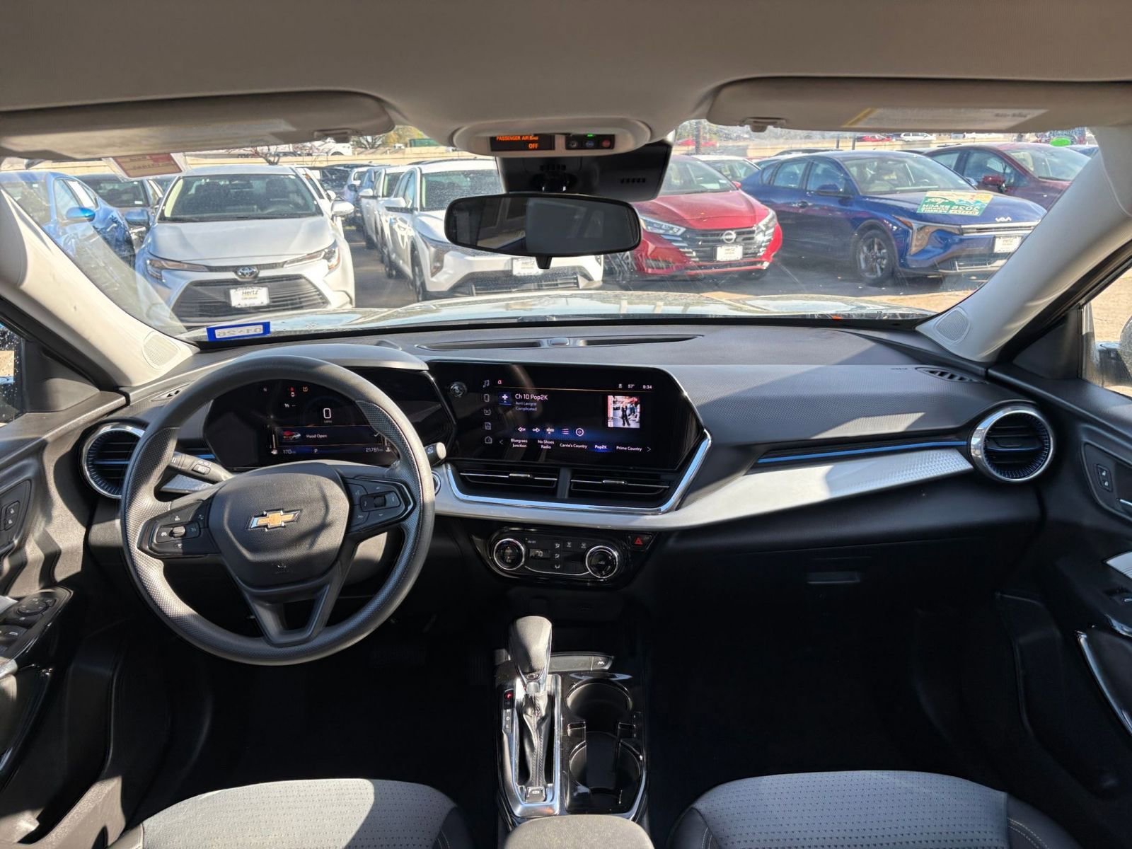 Thumbnail: 2025 Chevrolet Trax - 32