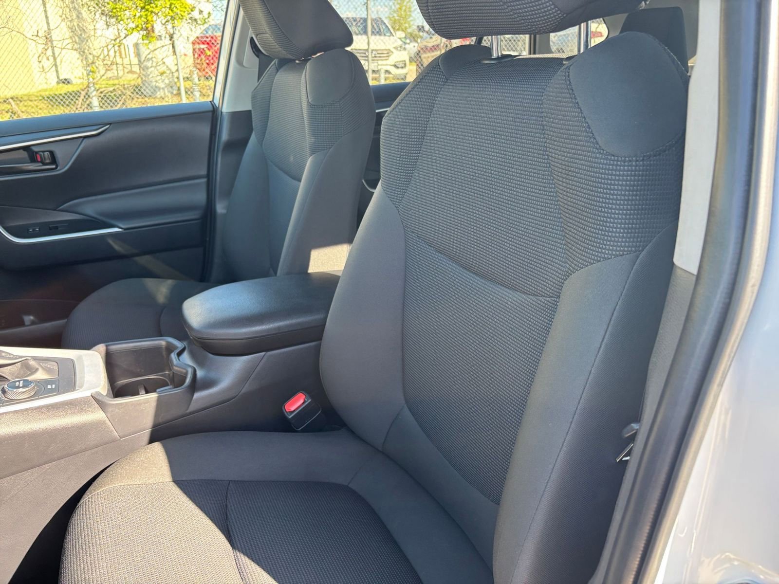 Thumbnail: 2025 Toyota RAV4 - 35