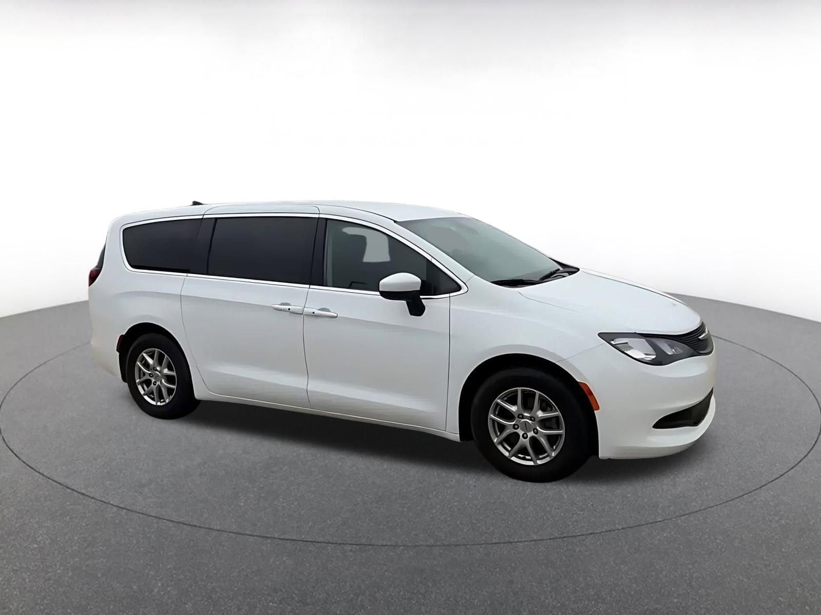 Thumbnail: 2023 Chrysler Voyager - 2