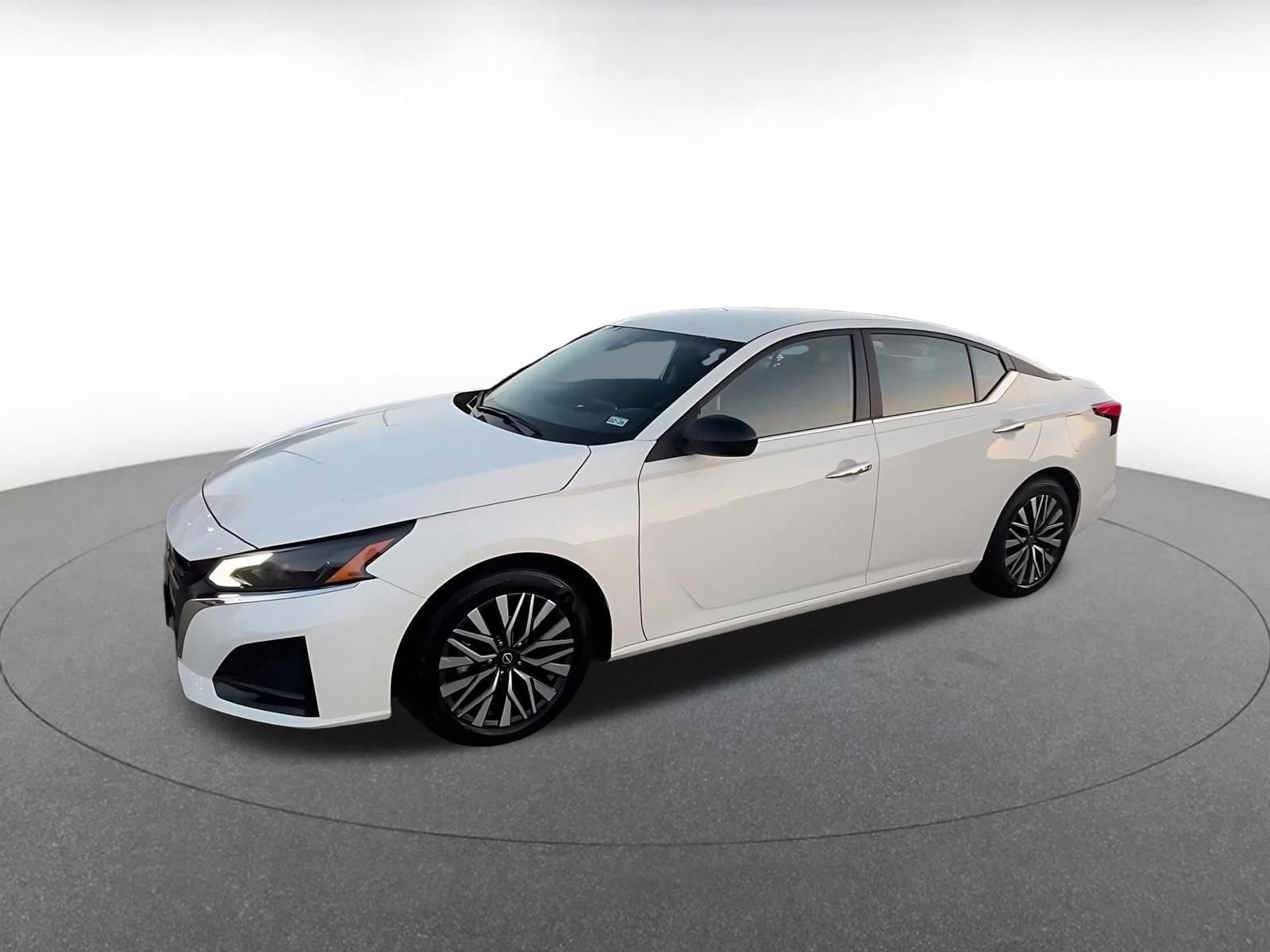 Thumbnail: 2025 Nissan Altima - 8