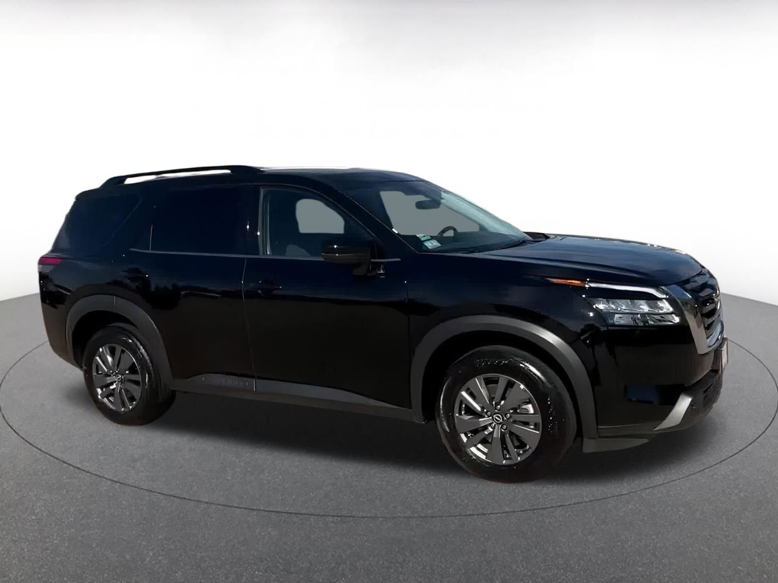 Thumbnail: 2025 Nissan Pathfinder - 16