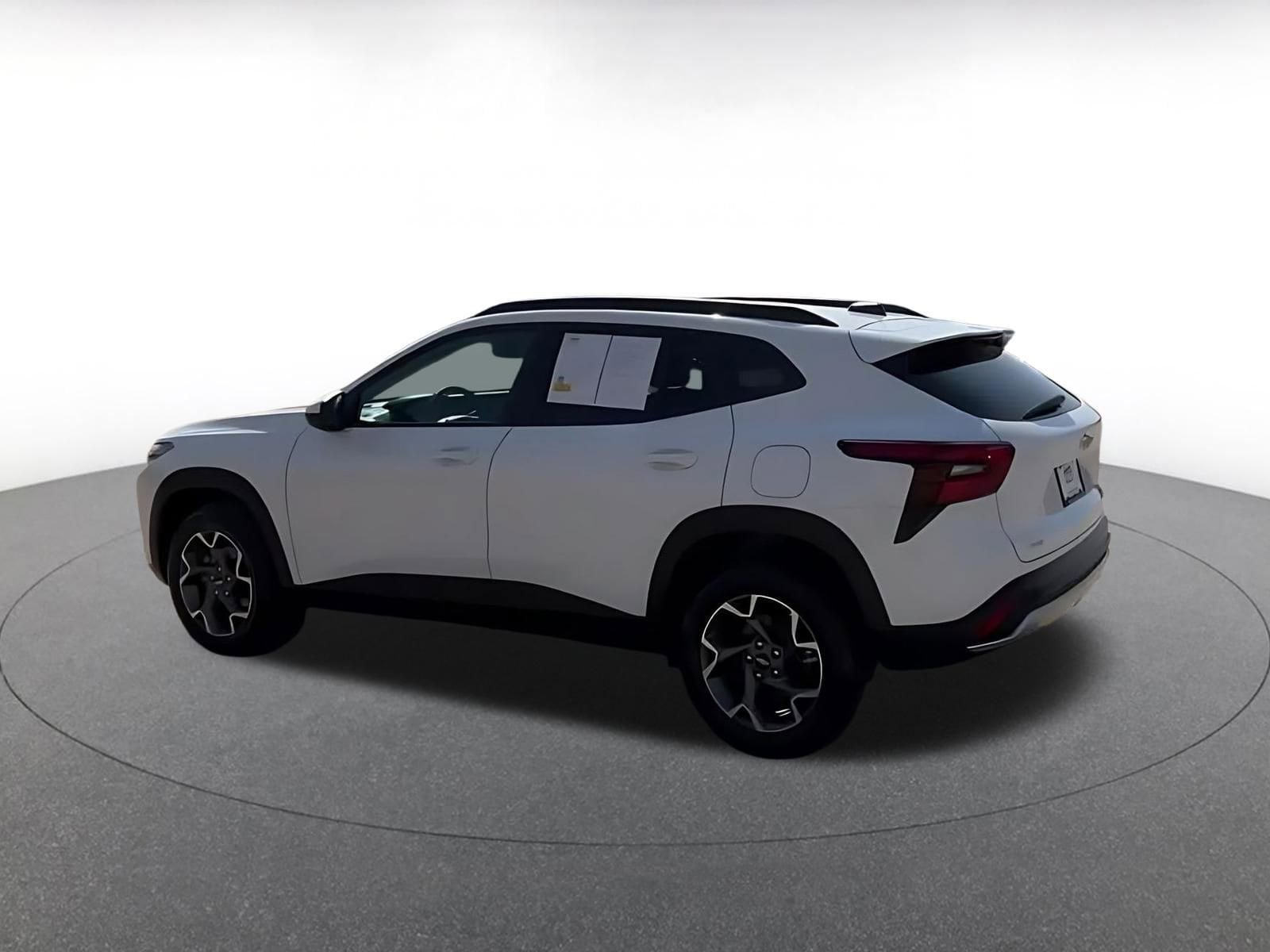 Thumbnail: 2025 Chevrolet Trax - 10