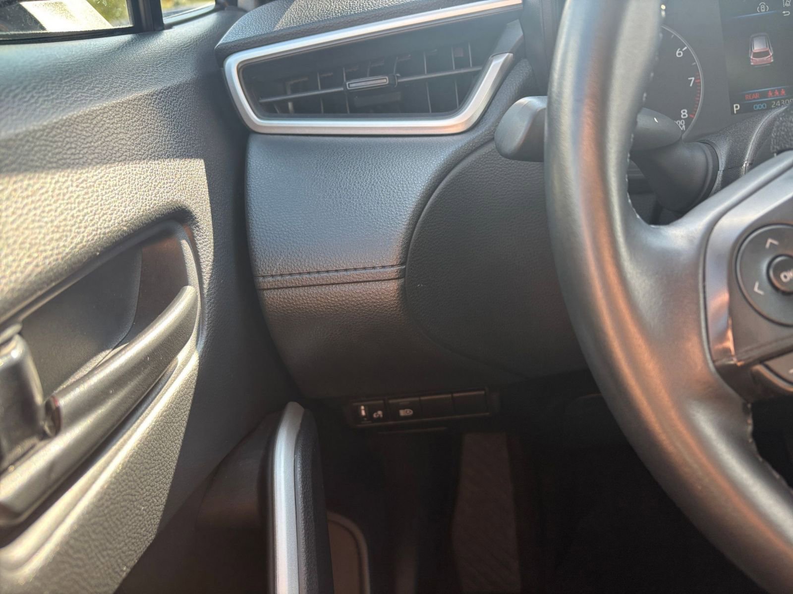 Thumbnail: 2025 Toyota Corolla Cross - 33