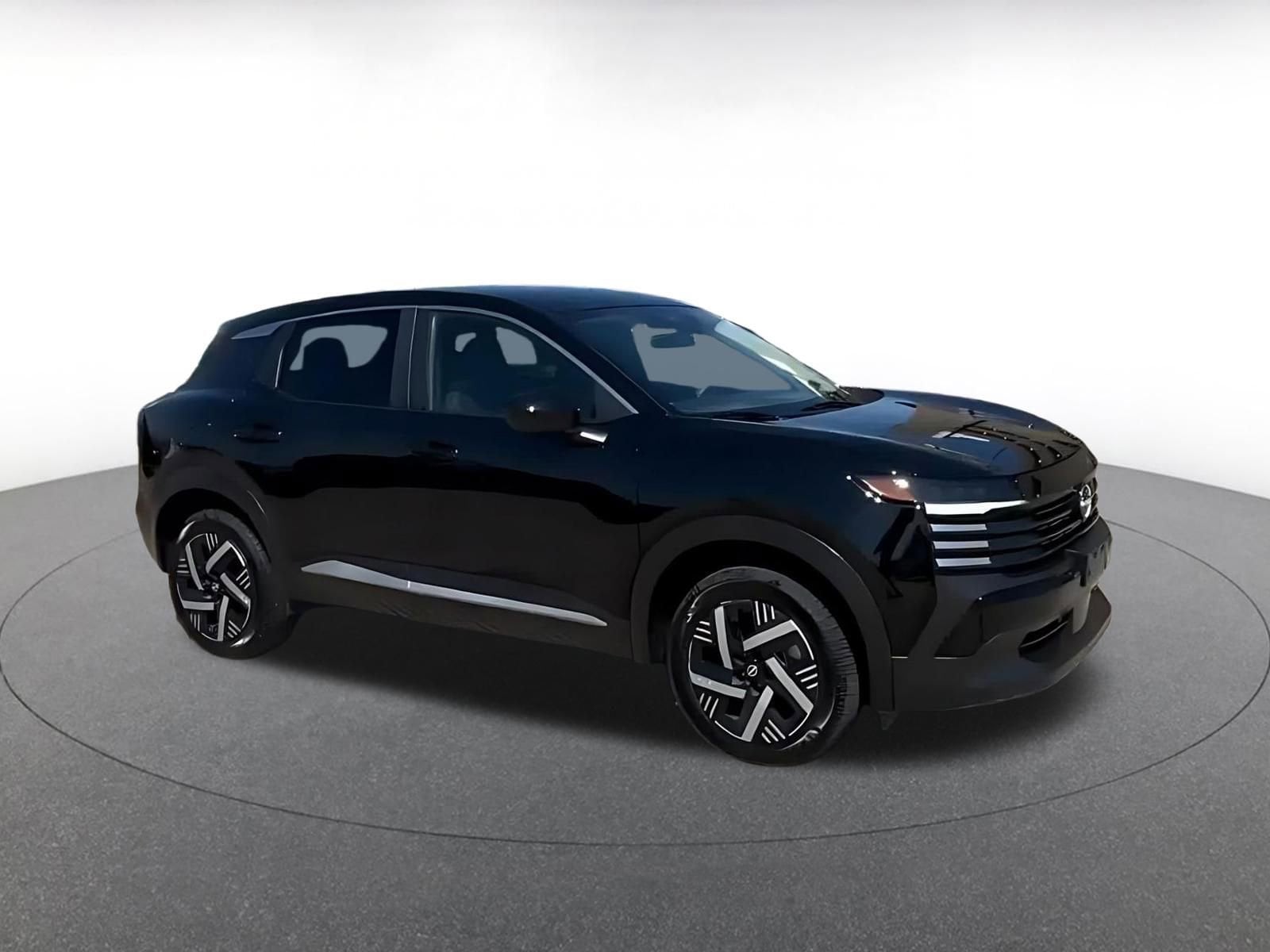 Thumbnail: 2025 Nissan Kicks - 2