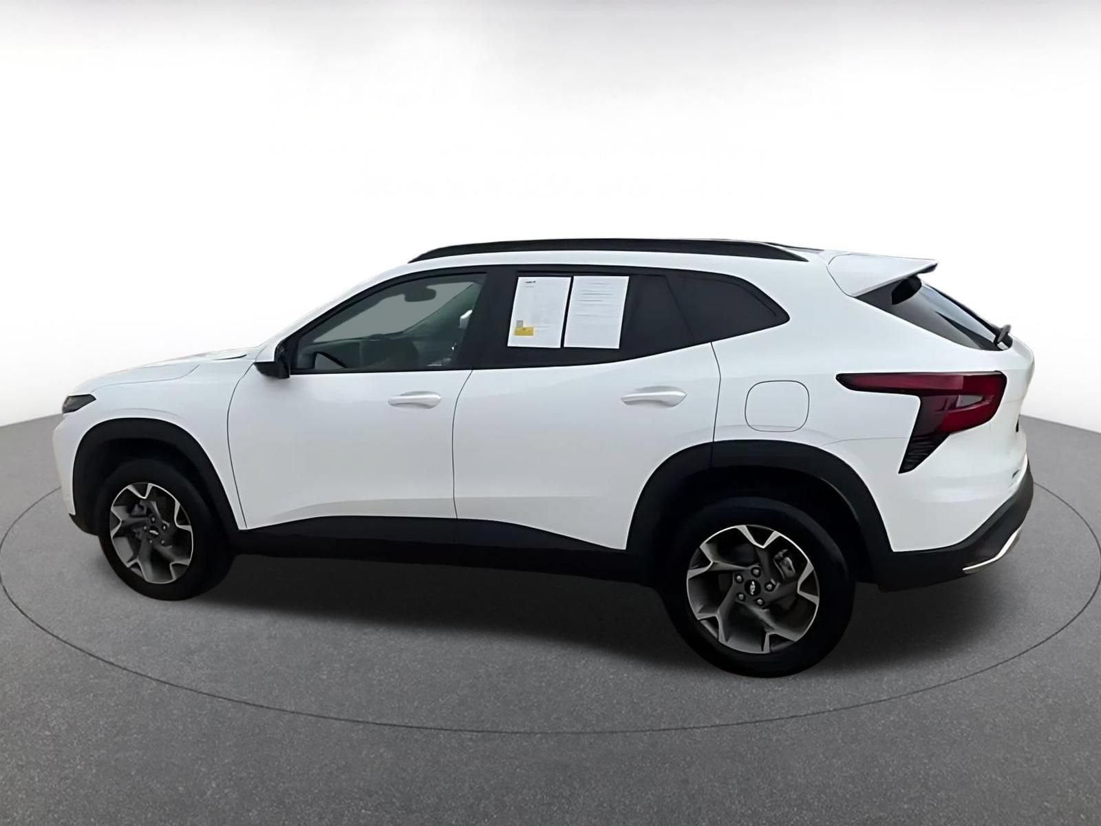 Thumbnail: 2025 Chevrolet Trax - 8