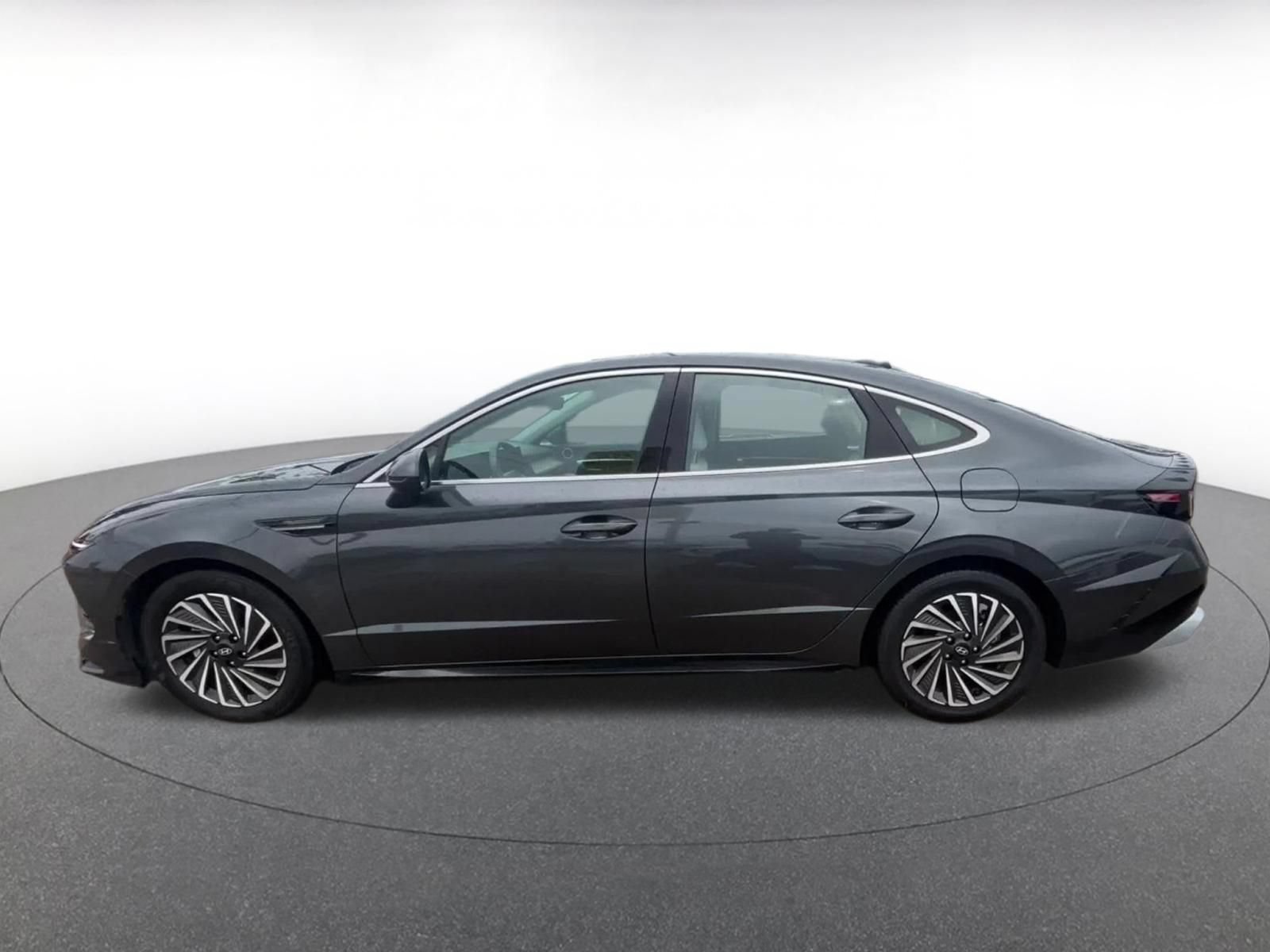 Thumbnail: 2025 Hyundai Sonata - 10